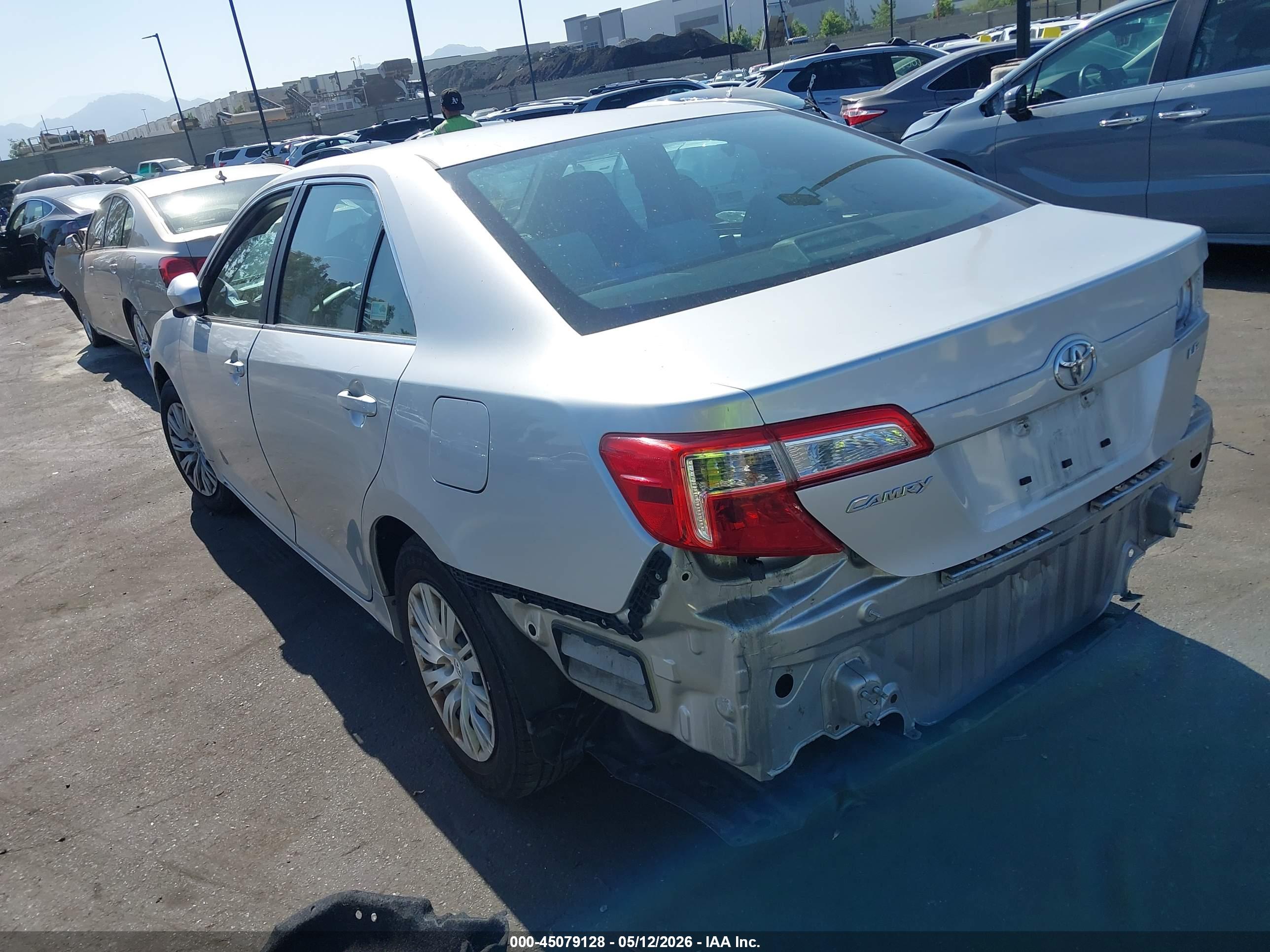 TOYOTA CAMRY image 3