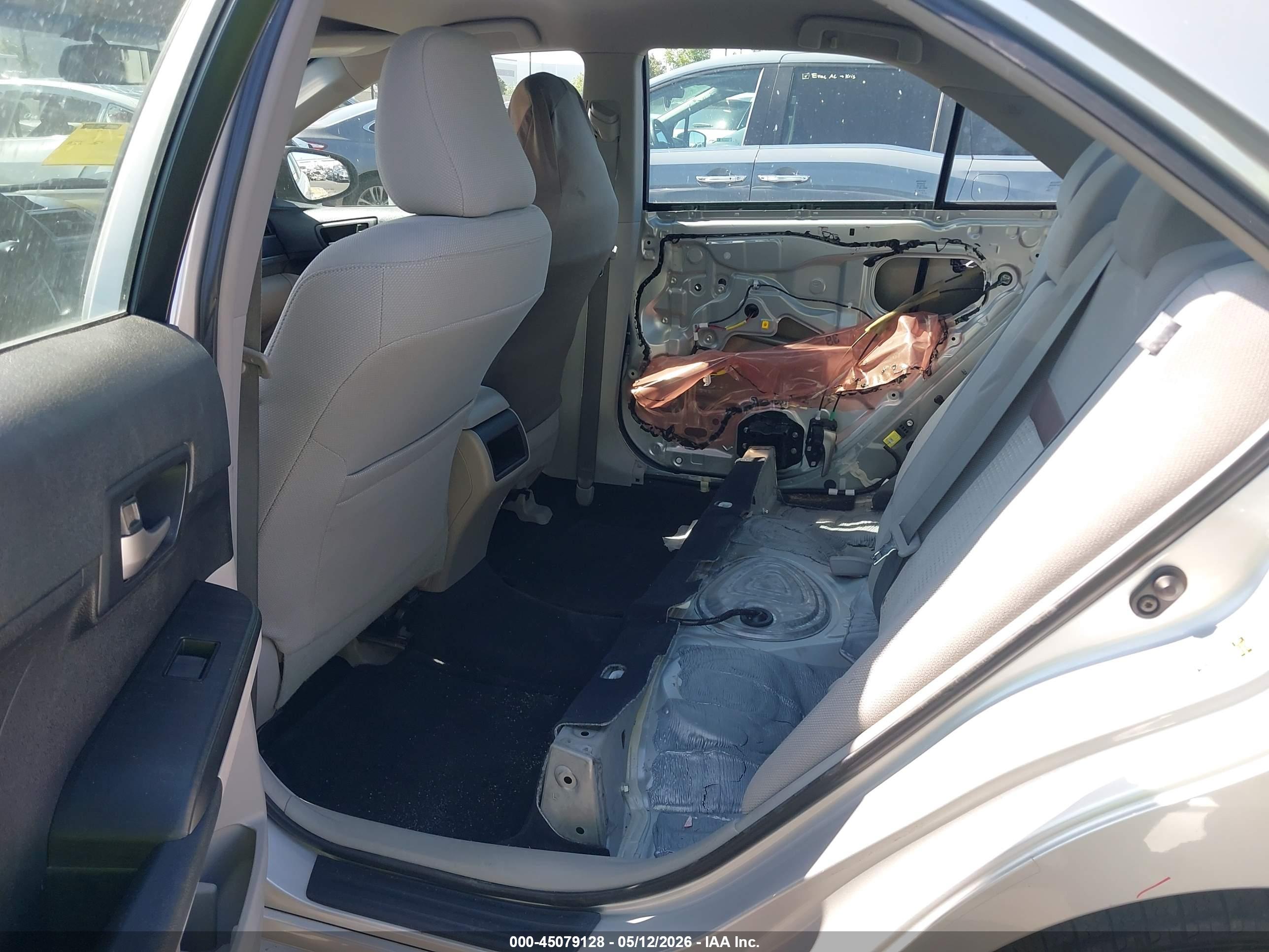 TOYOTA CAMRY image 8