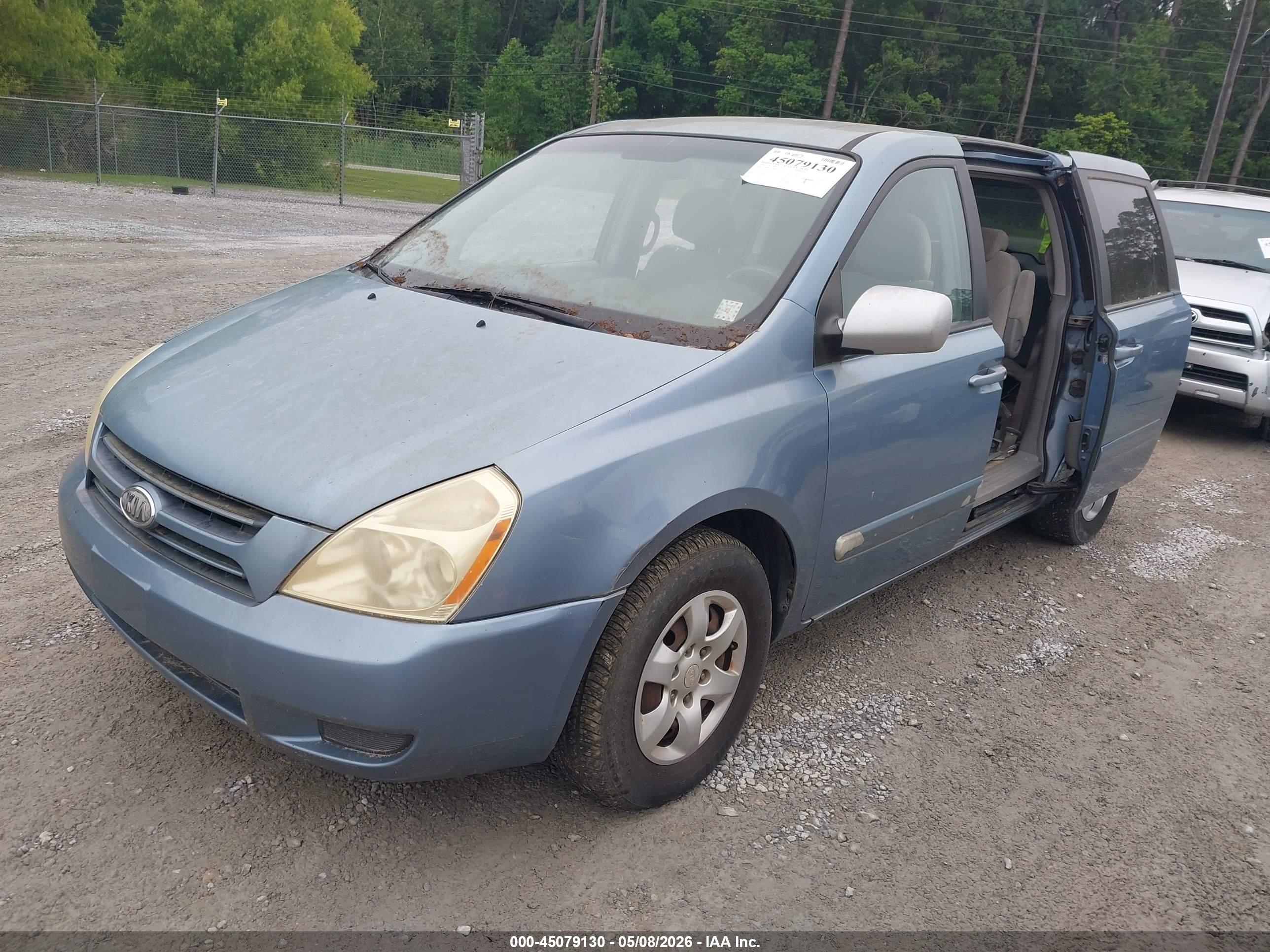 KIA SEDONA image 2