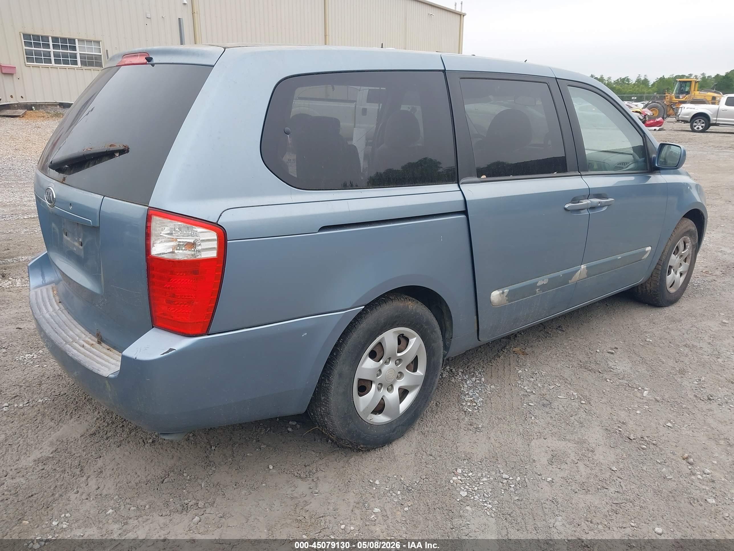 KIA SEDONA image 4