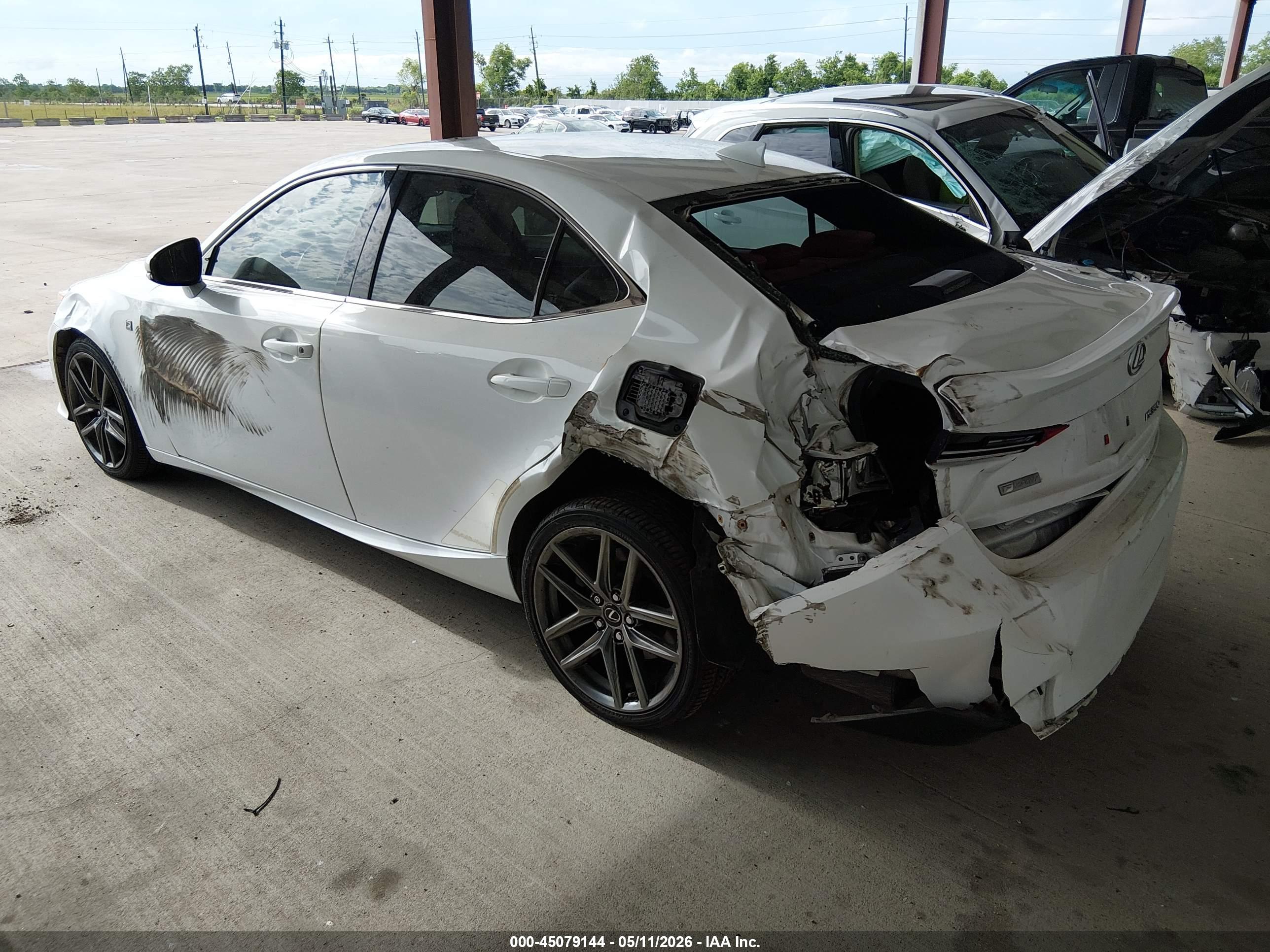 LEXUS IS image 3