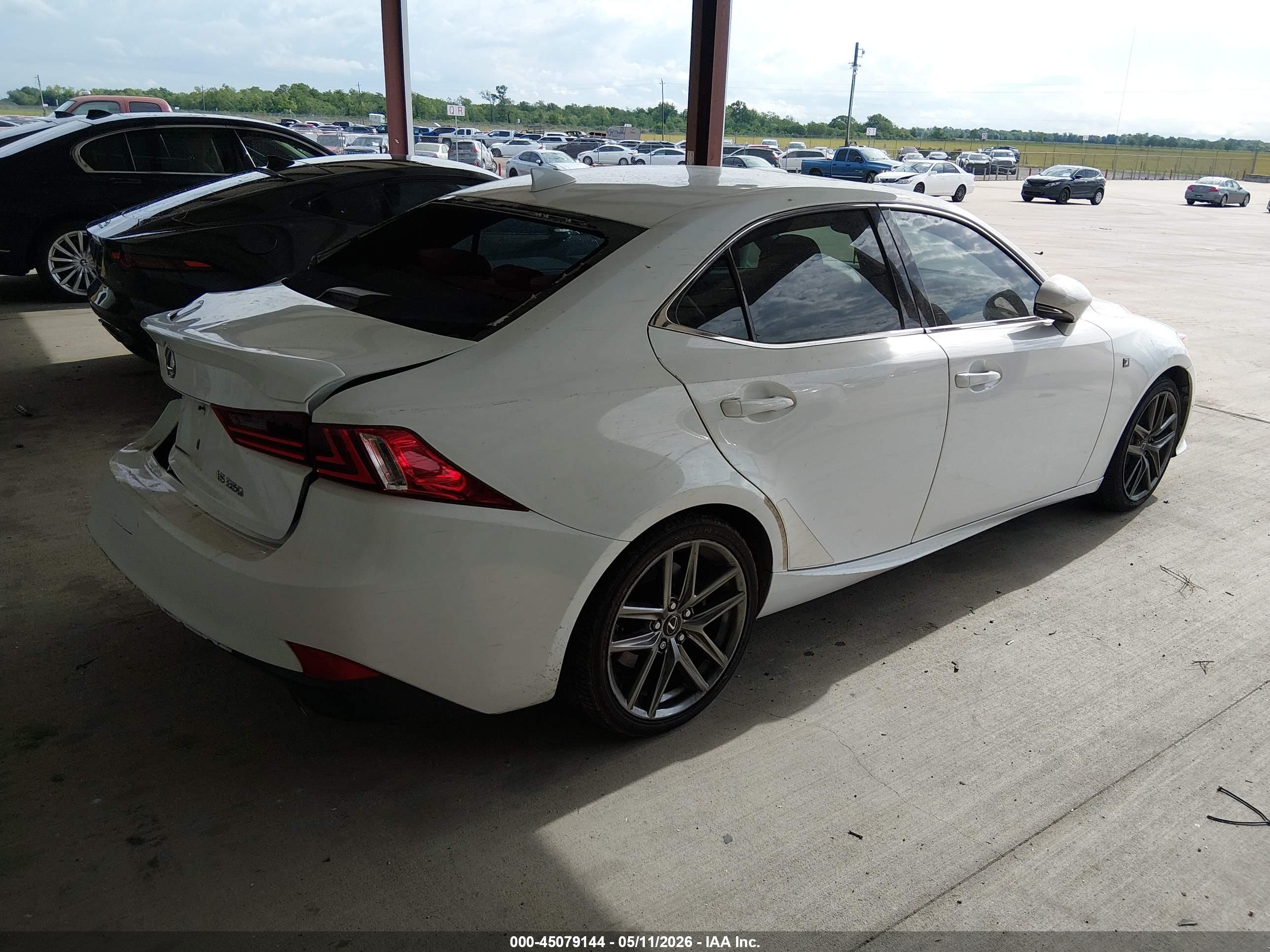 LEXUS IS image 4