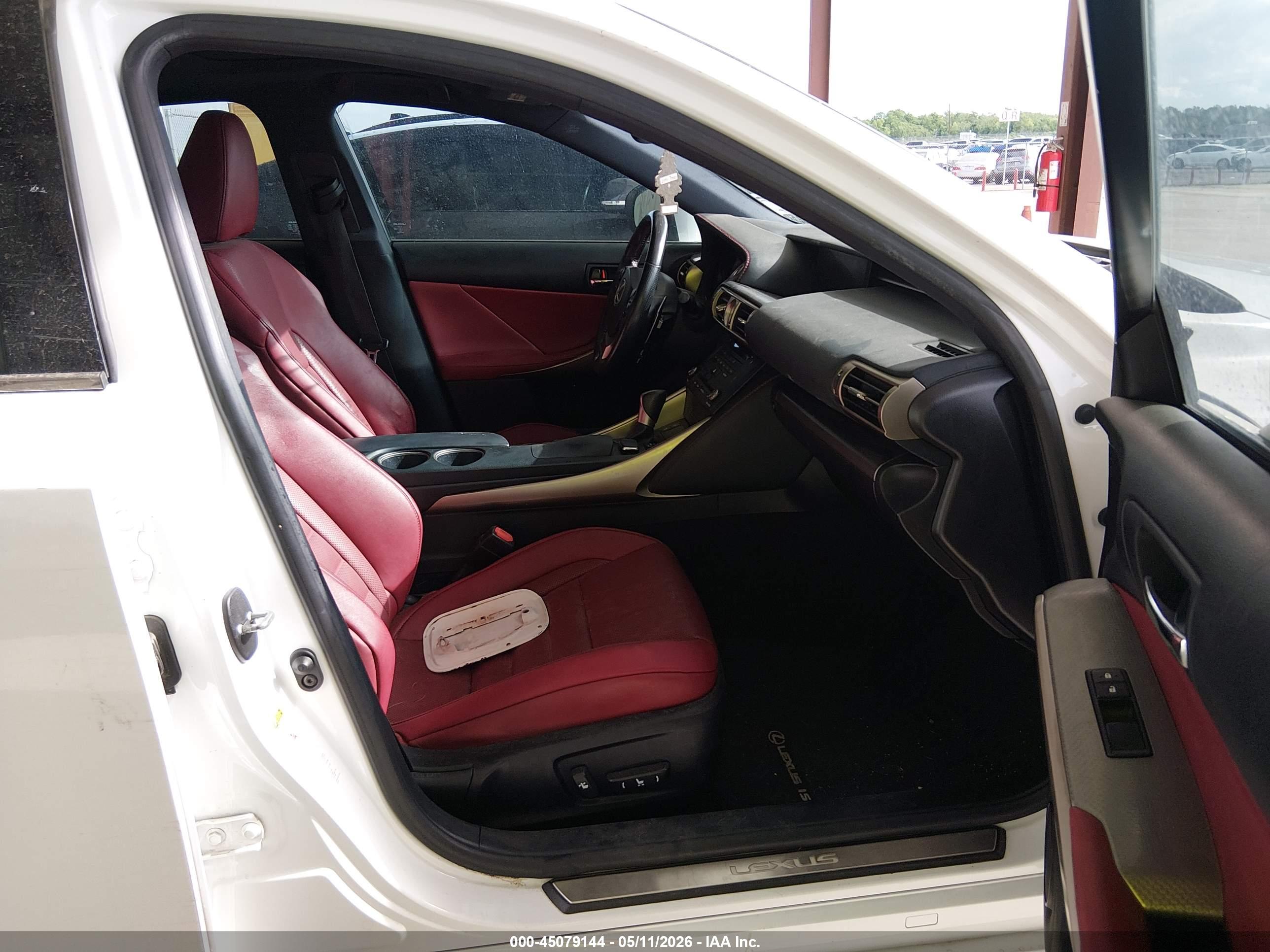LEXUS IS image 5