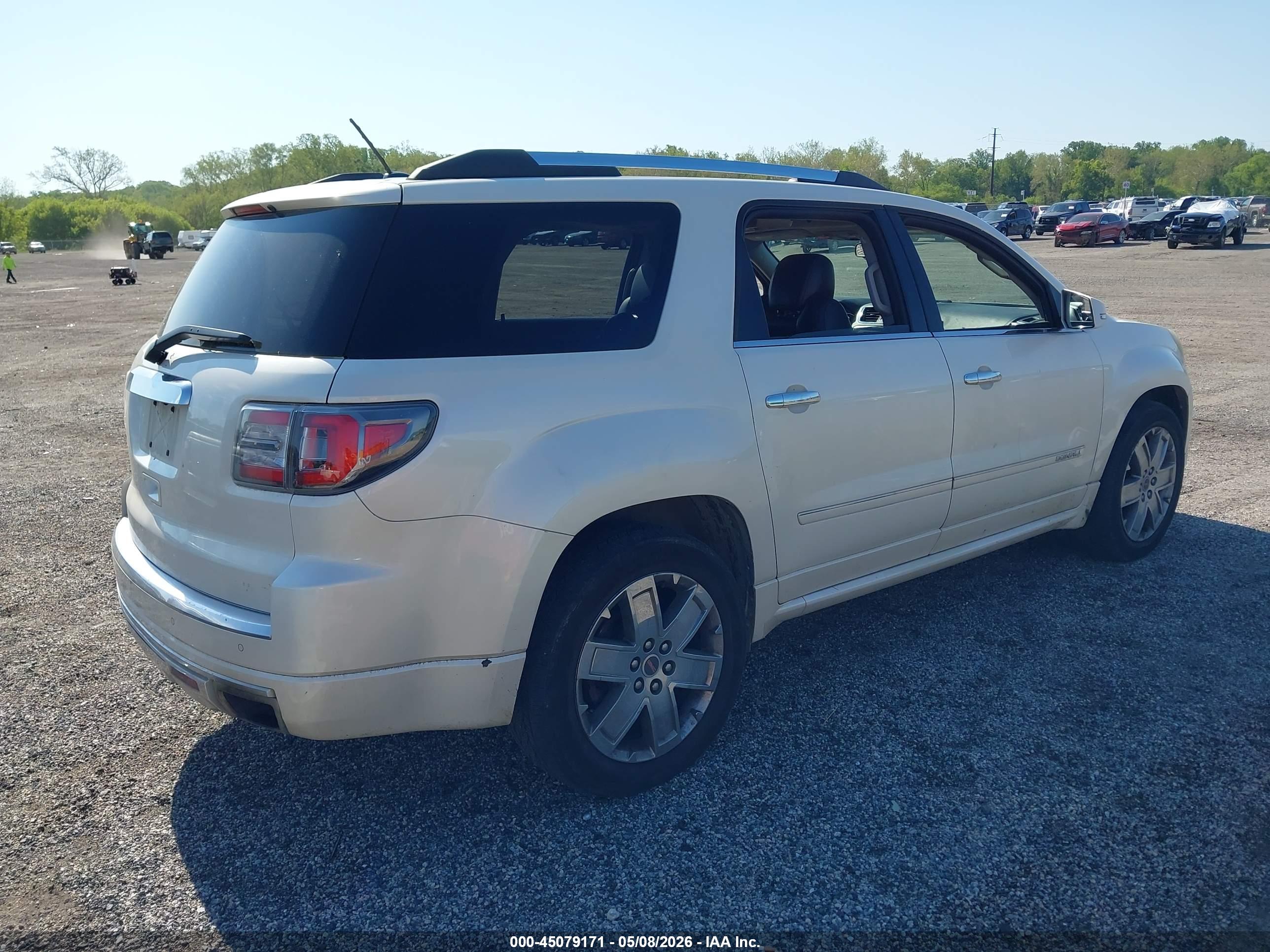 GMC ACADIA image 4