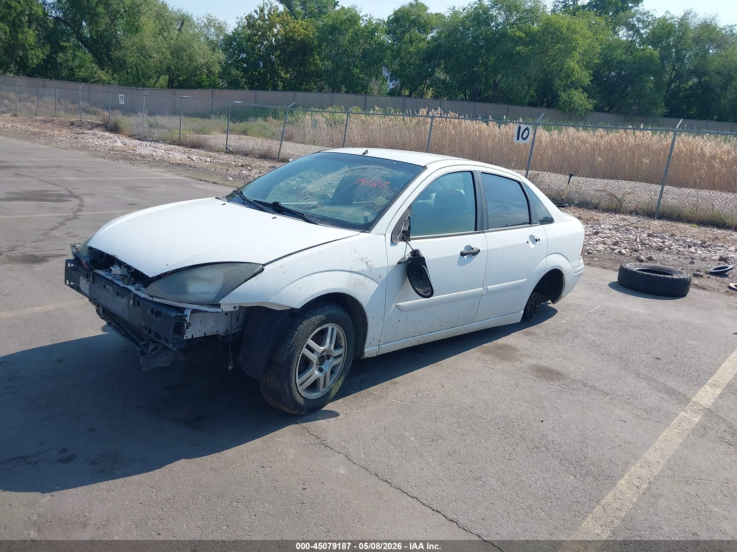 FORD FOCUS image 2