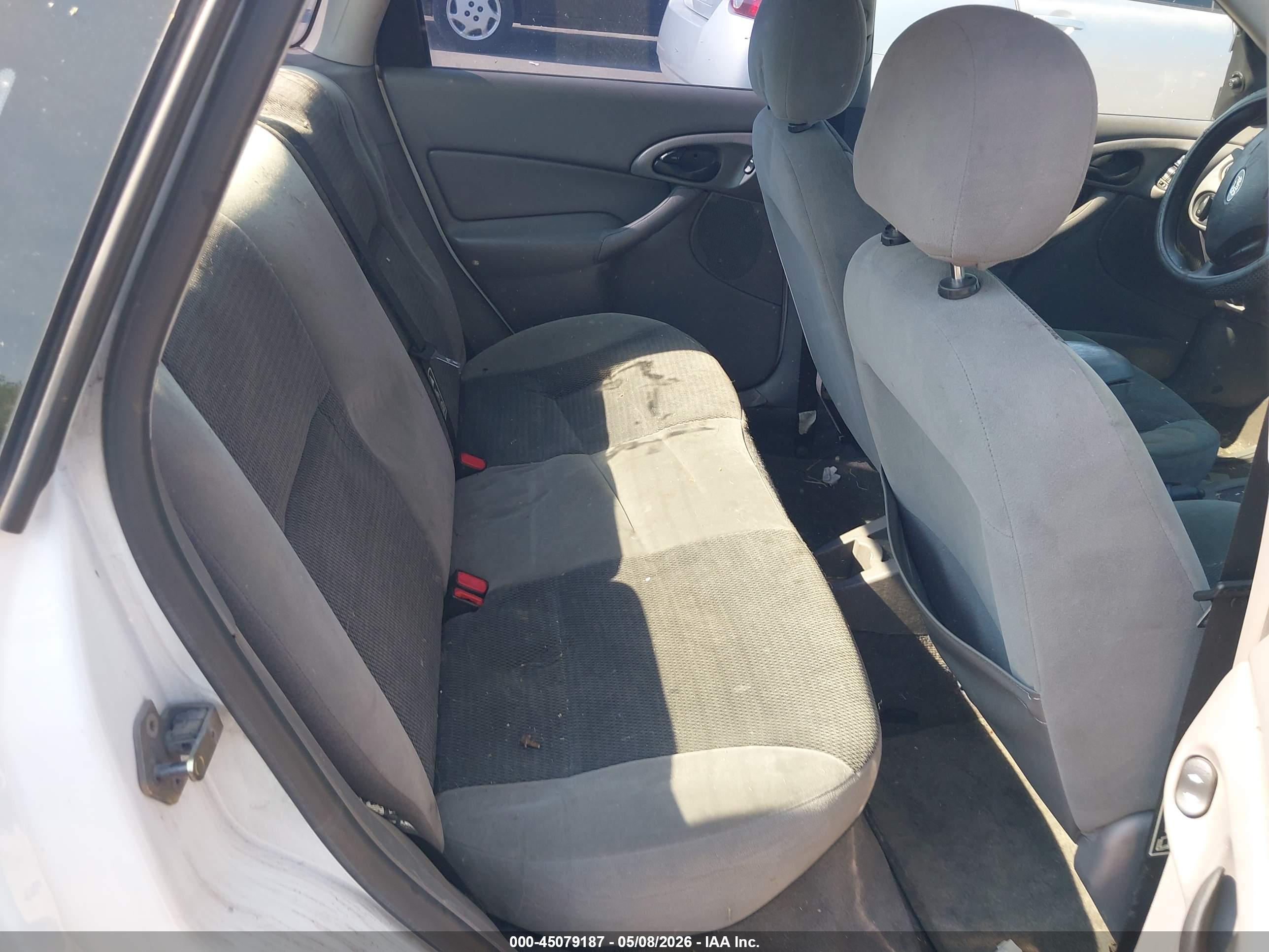 FORD FOCUS image 8