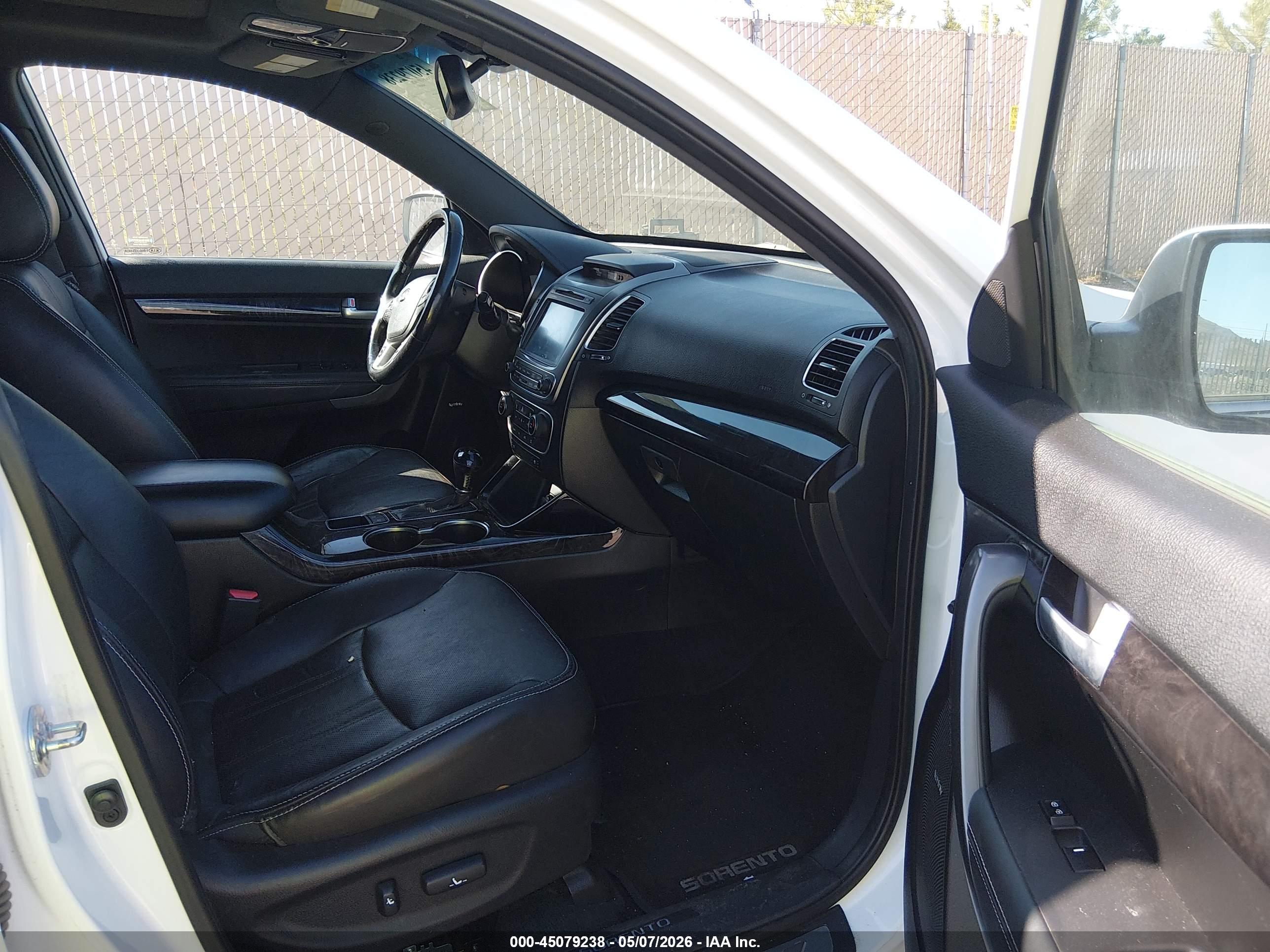 KIA SORENTO image 5