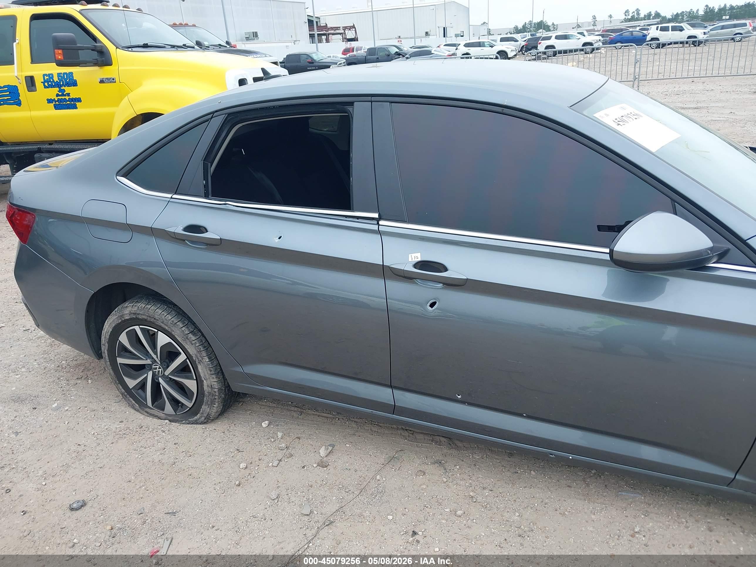 VOLKSWAGEN JETTA image 6