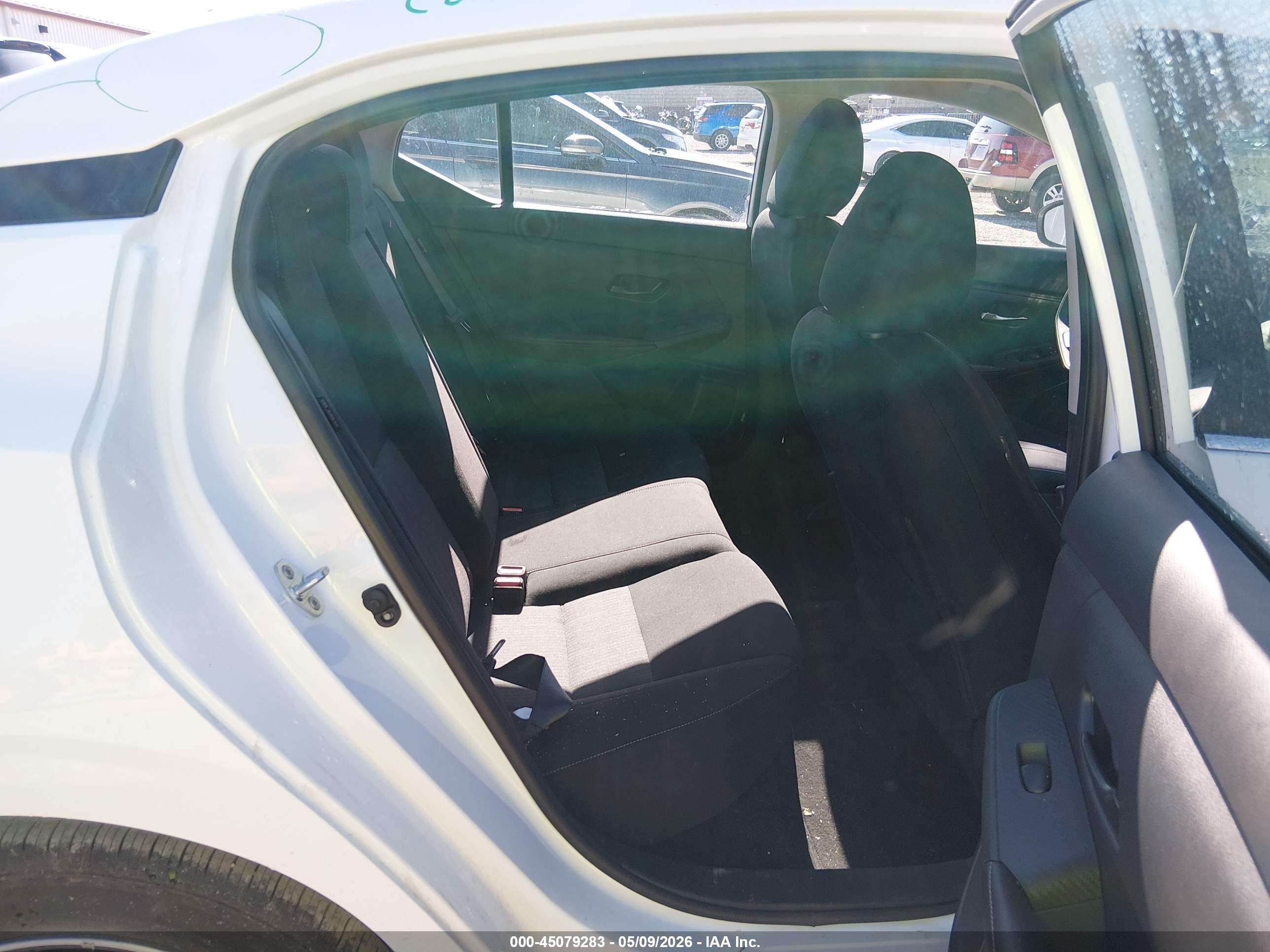NISSAN SENTRA image 8