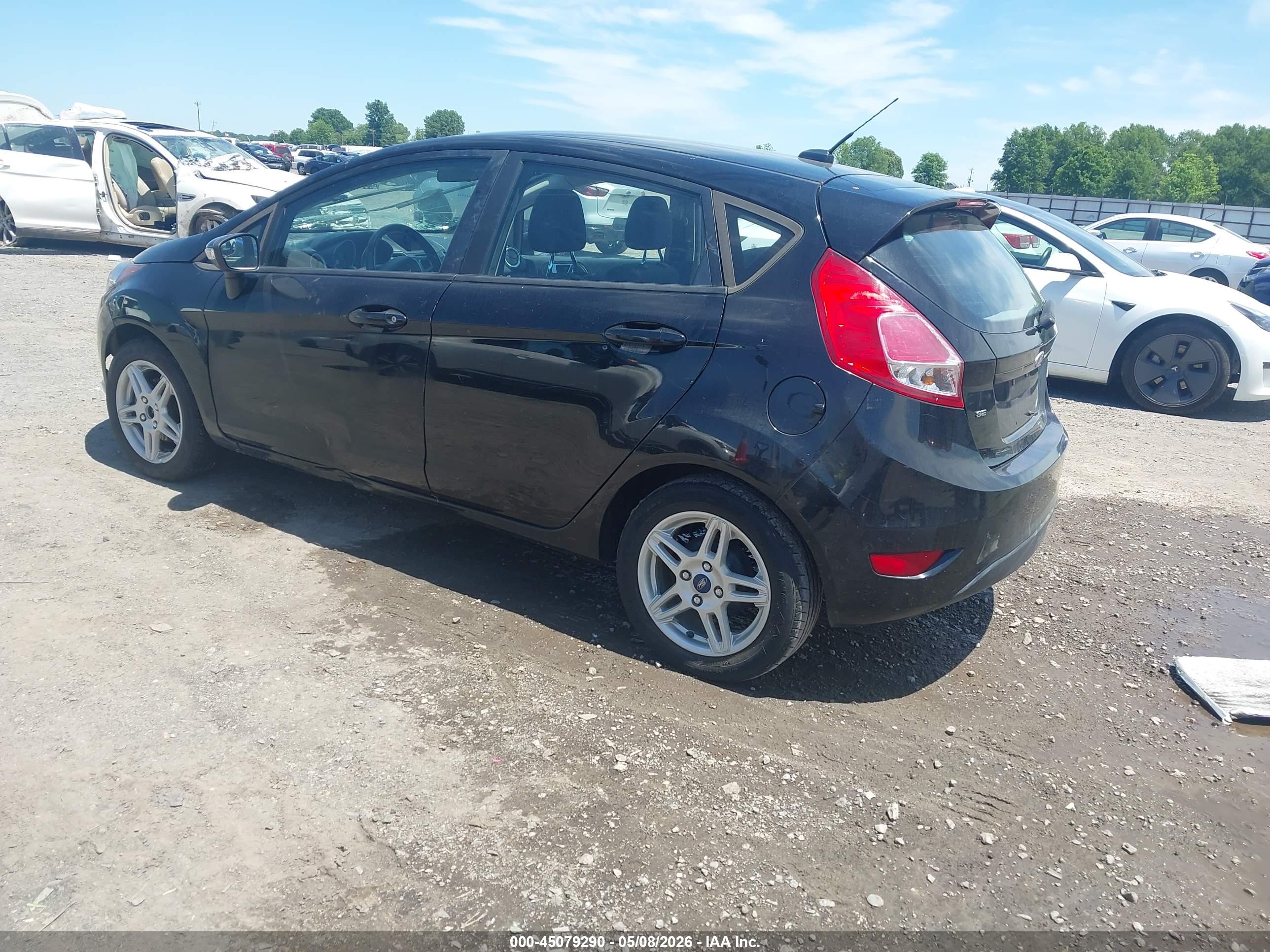 FORD FIESTA image 3