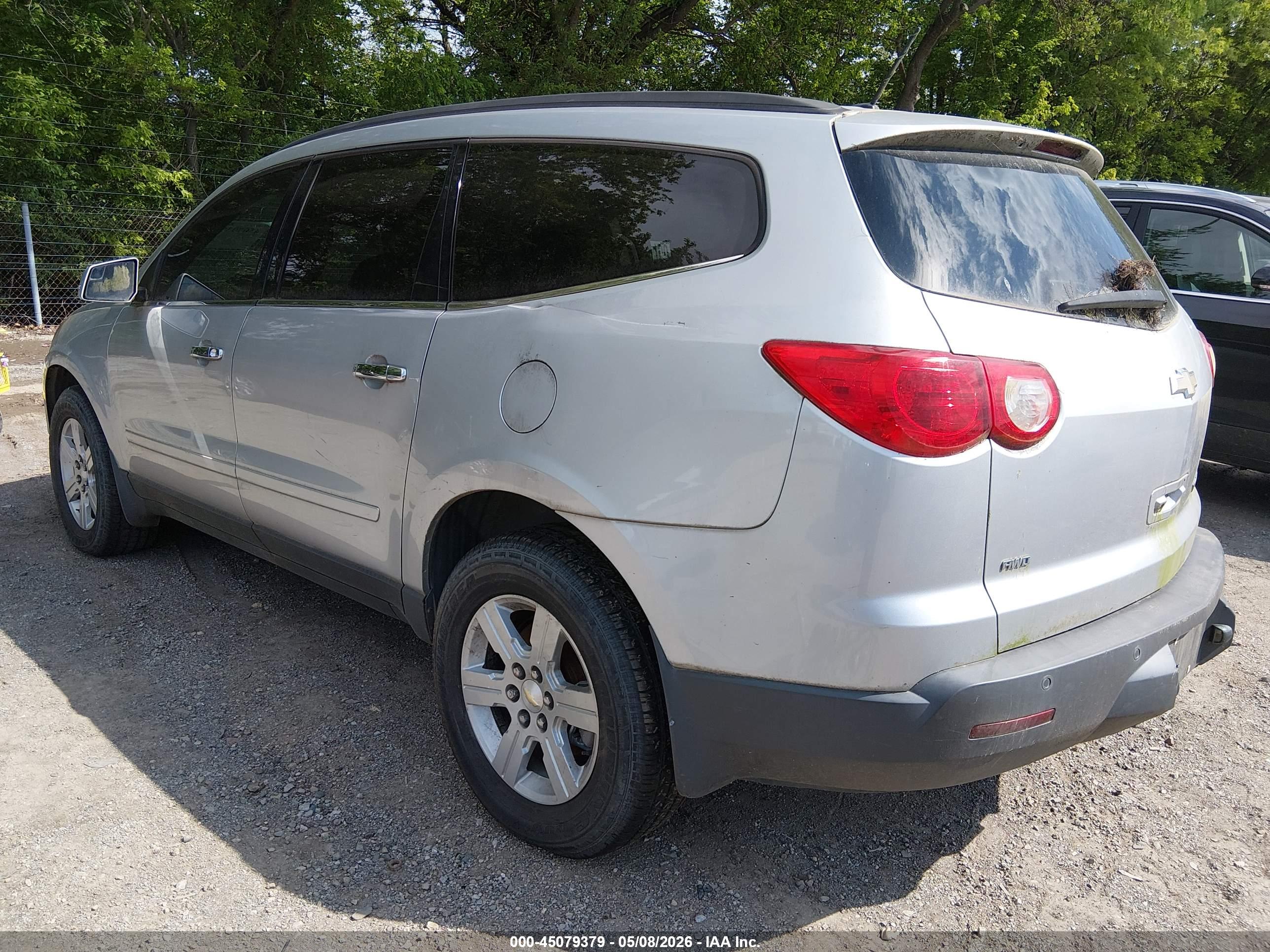 CHEVROLET TRAVERSE image 3