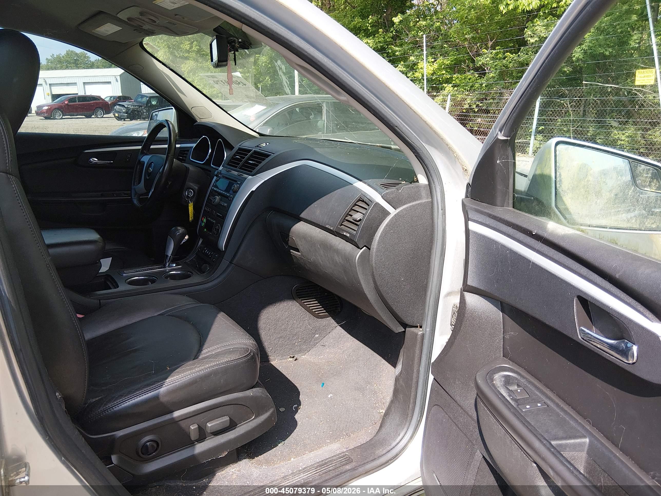 CHEVROLET TRAVERSE image 5