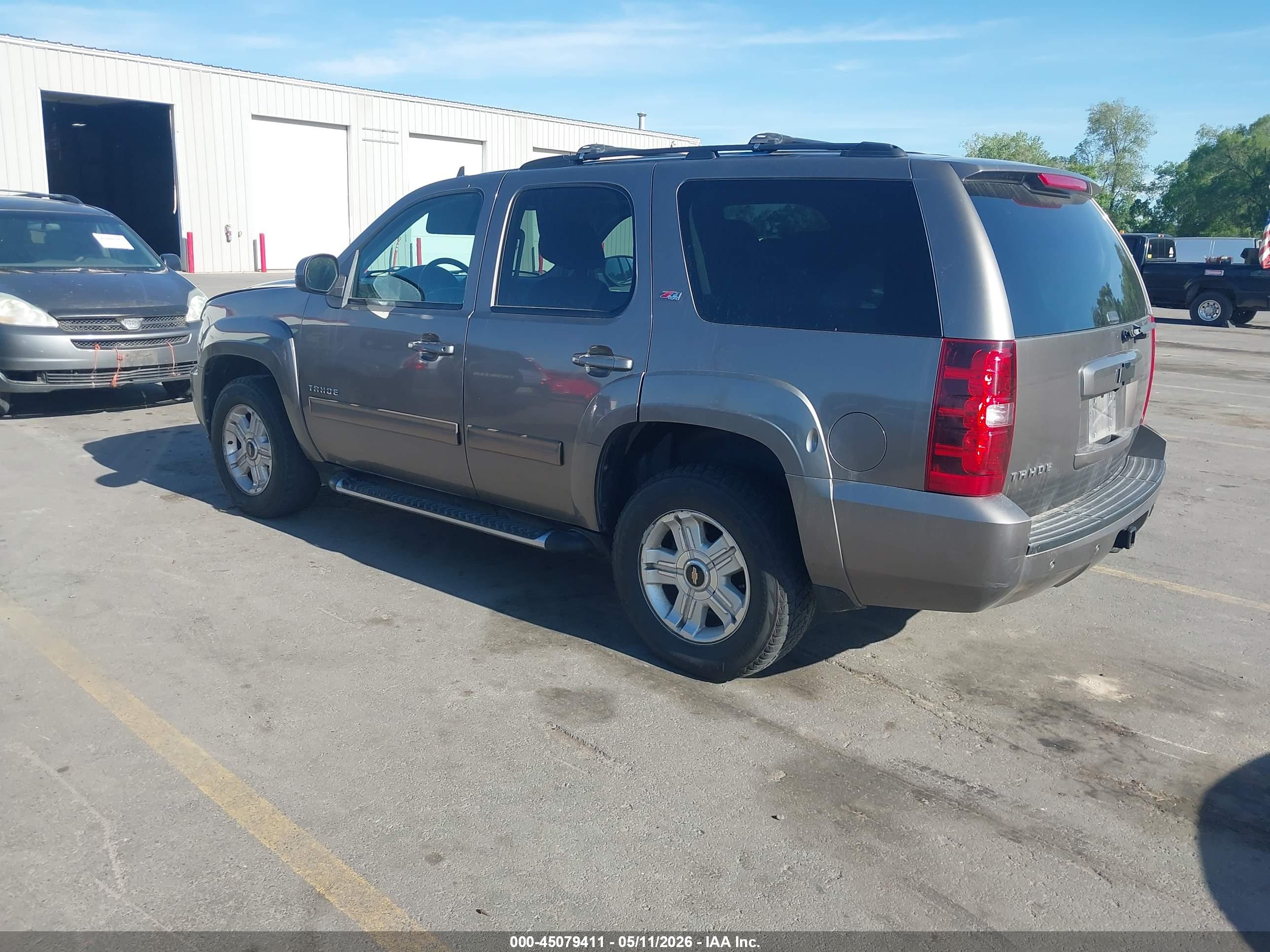 CHEVROLET TAHOE image 3