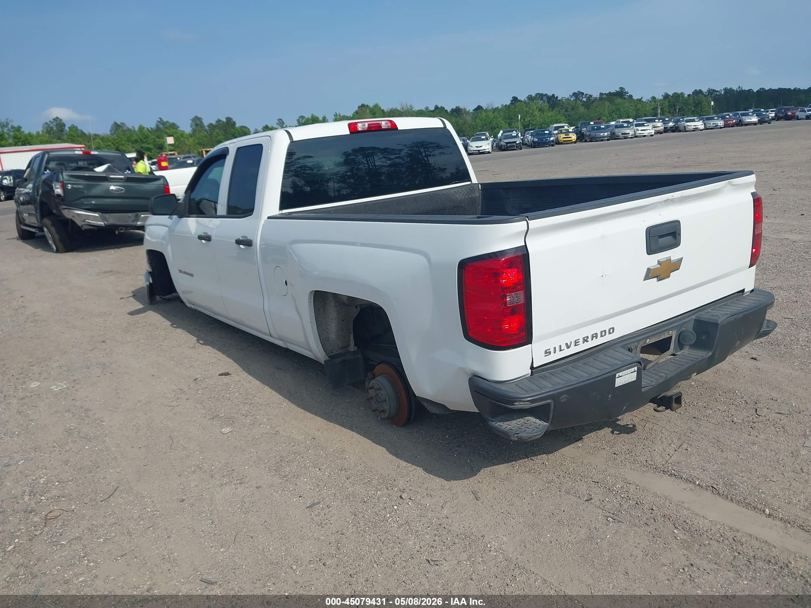 CHEVROLET SILVERADO image 3