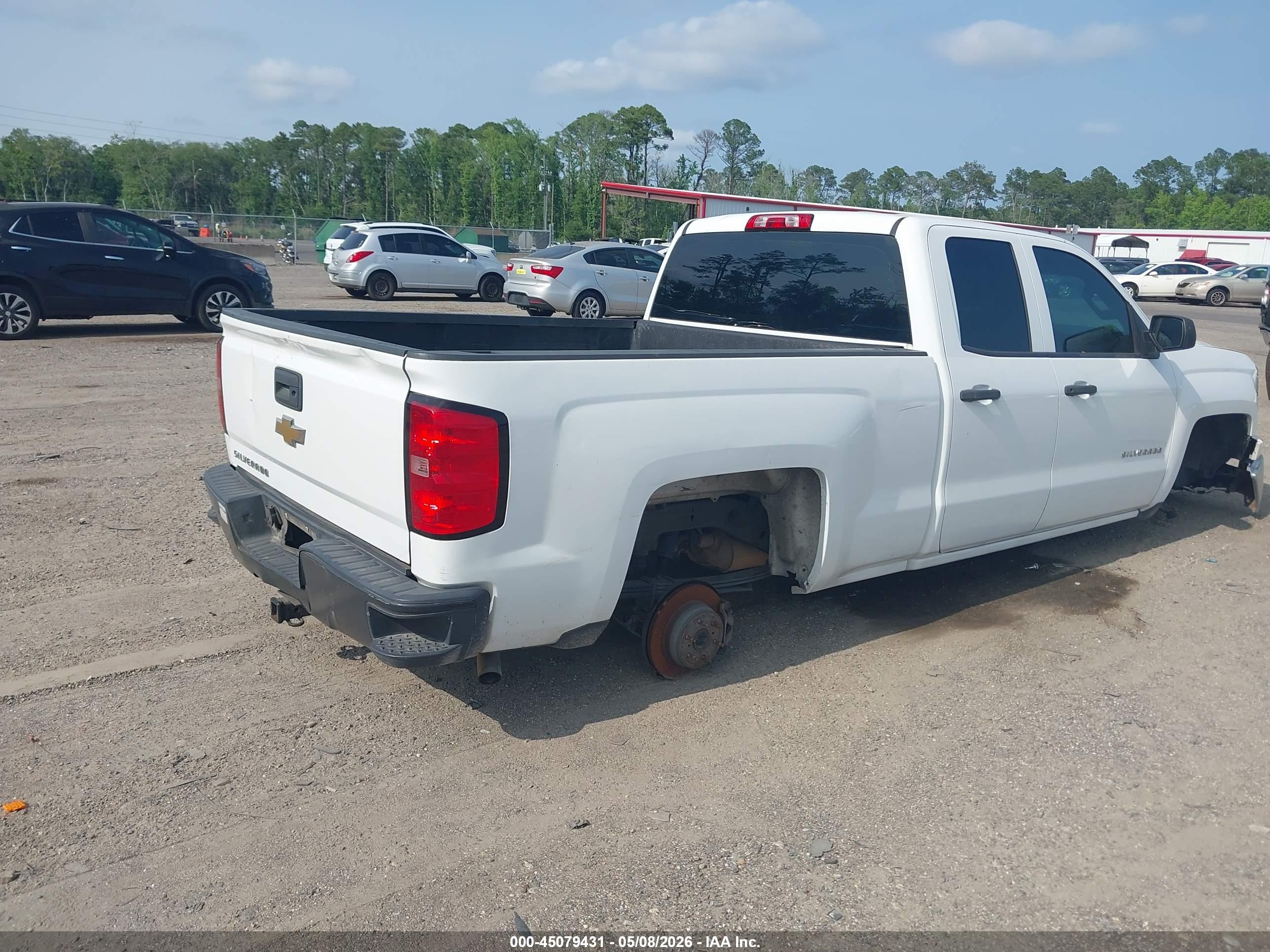 CHEVROLET SILVERADO image 4