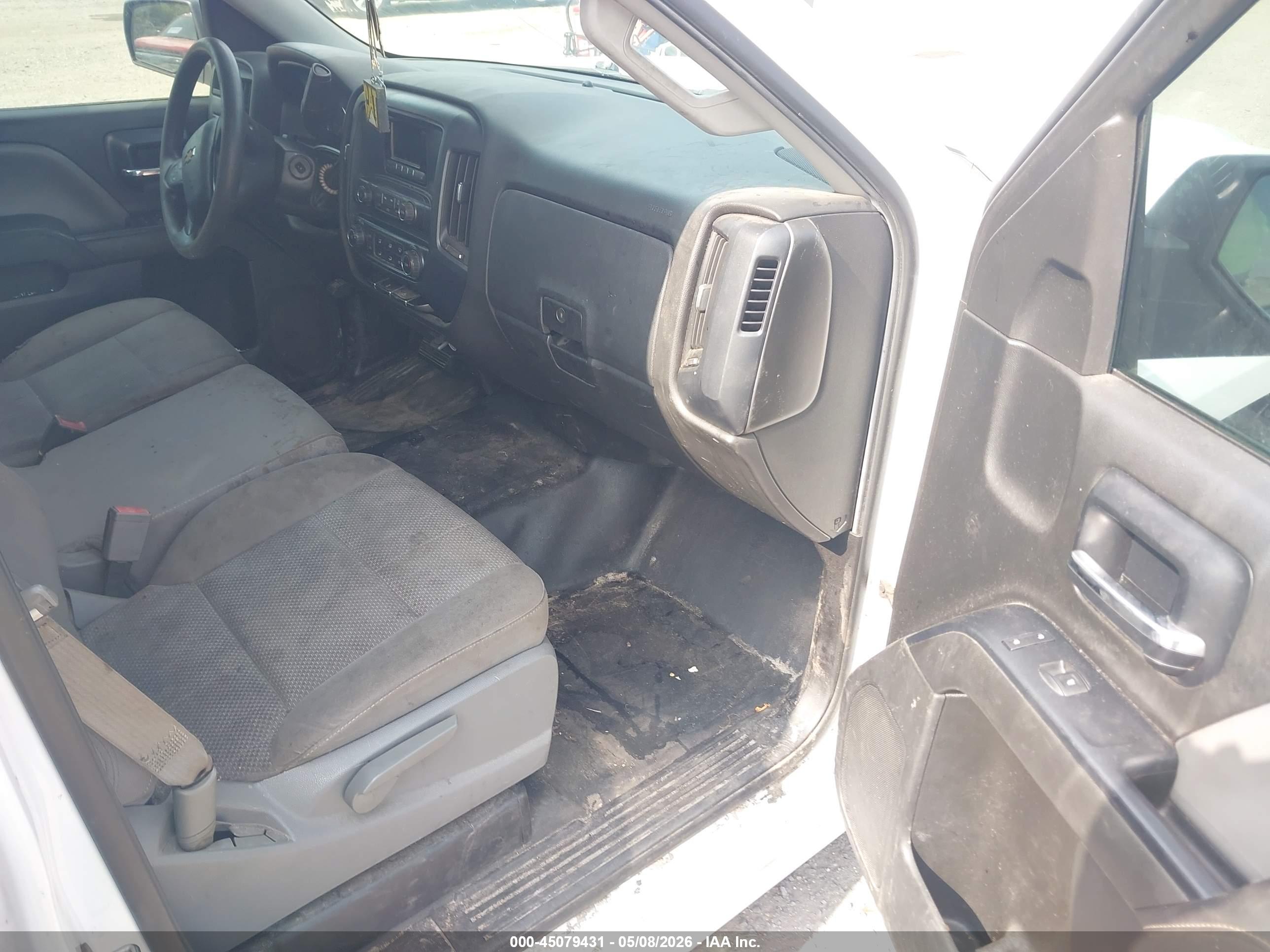 CHEVROLET SILVERADO image 5