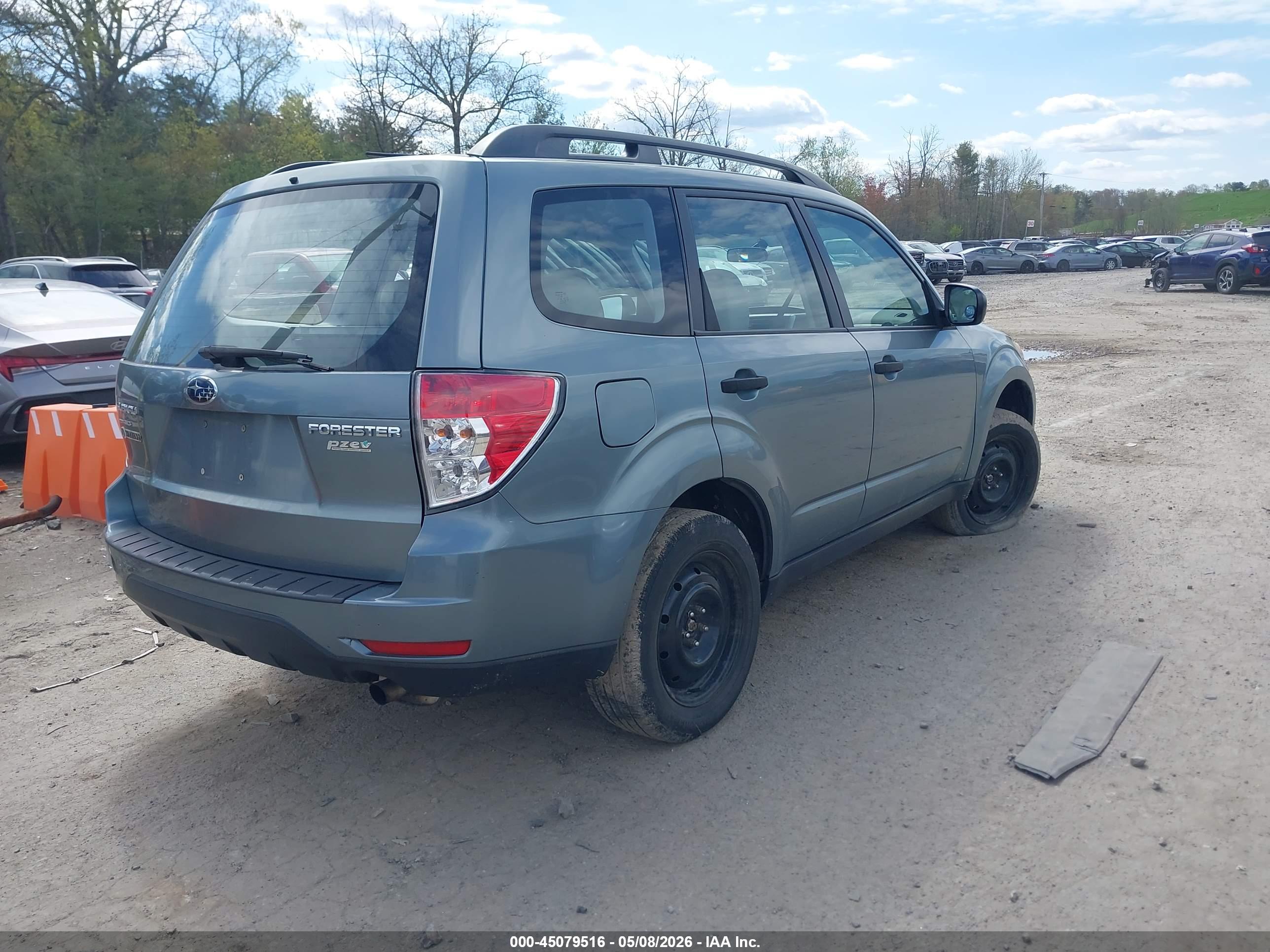 SUBARU FORESTER image 4