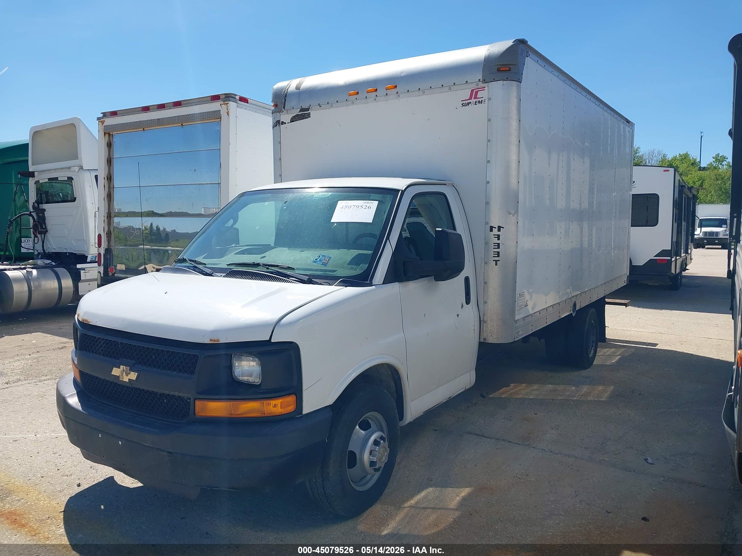 CHEVROLET EXPRESS image 2