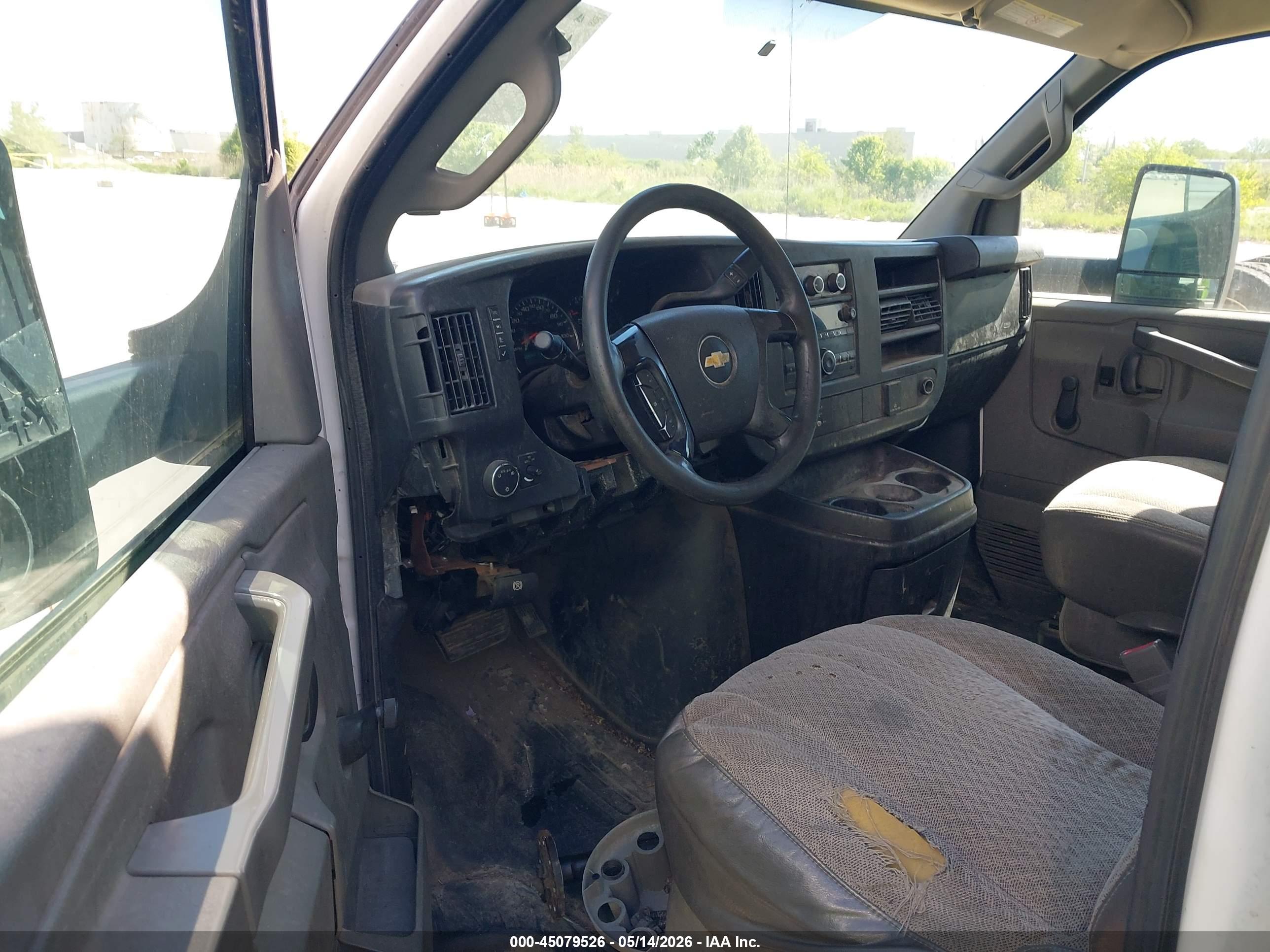 CHEVROLET EXPRESS image 8