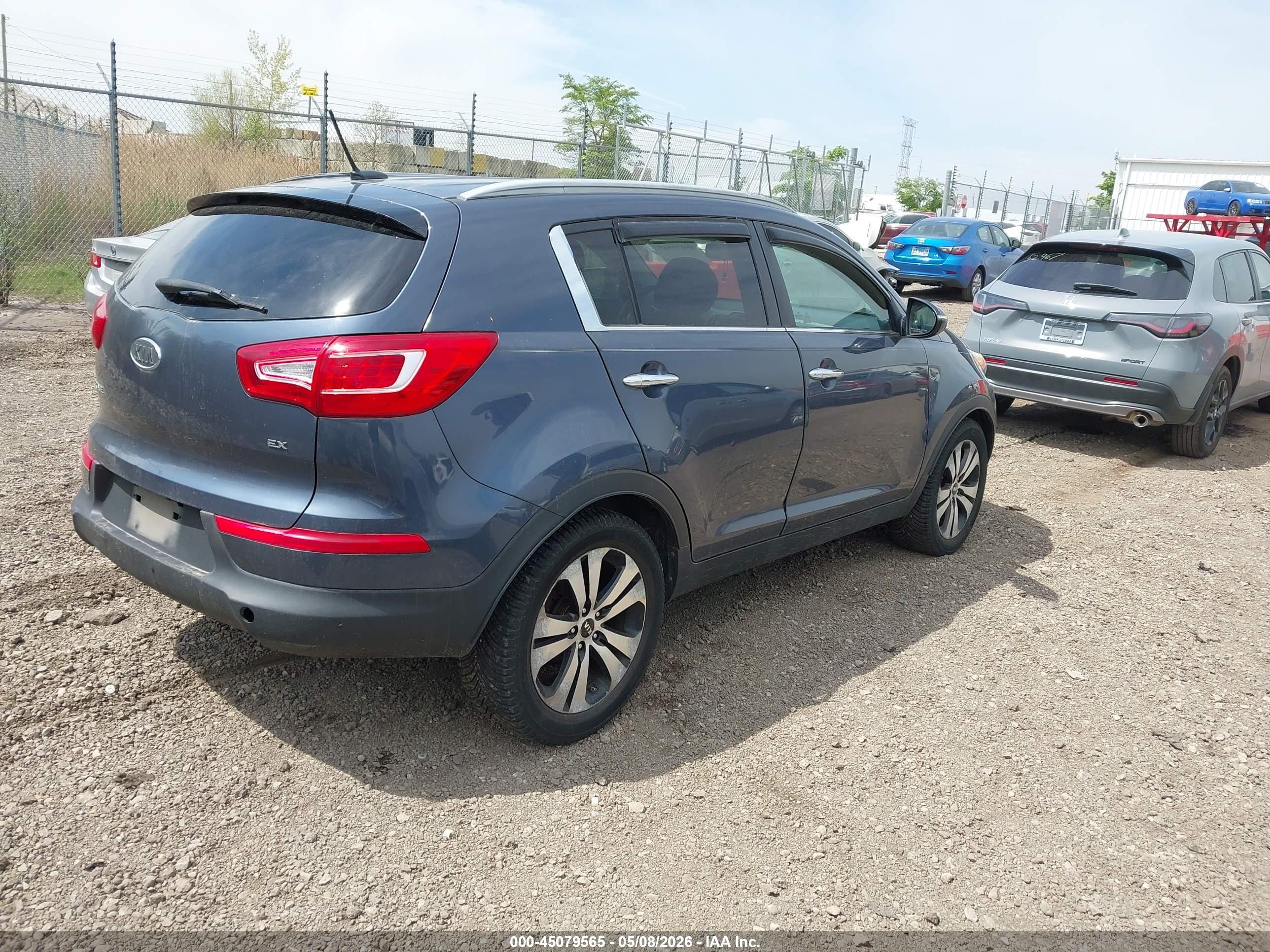 KIA SPORTAGE image 4