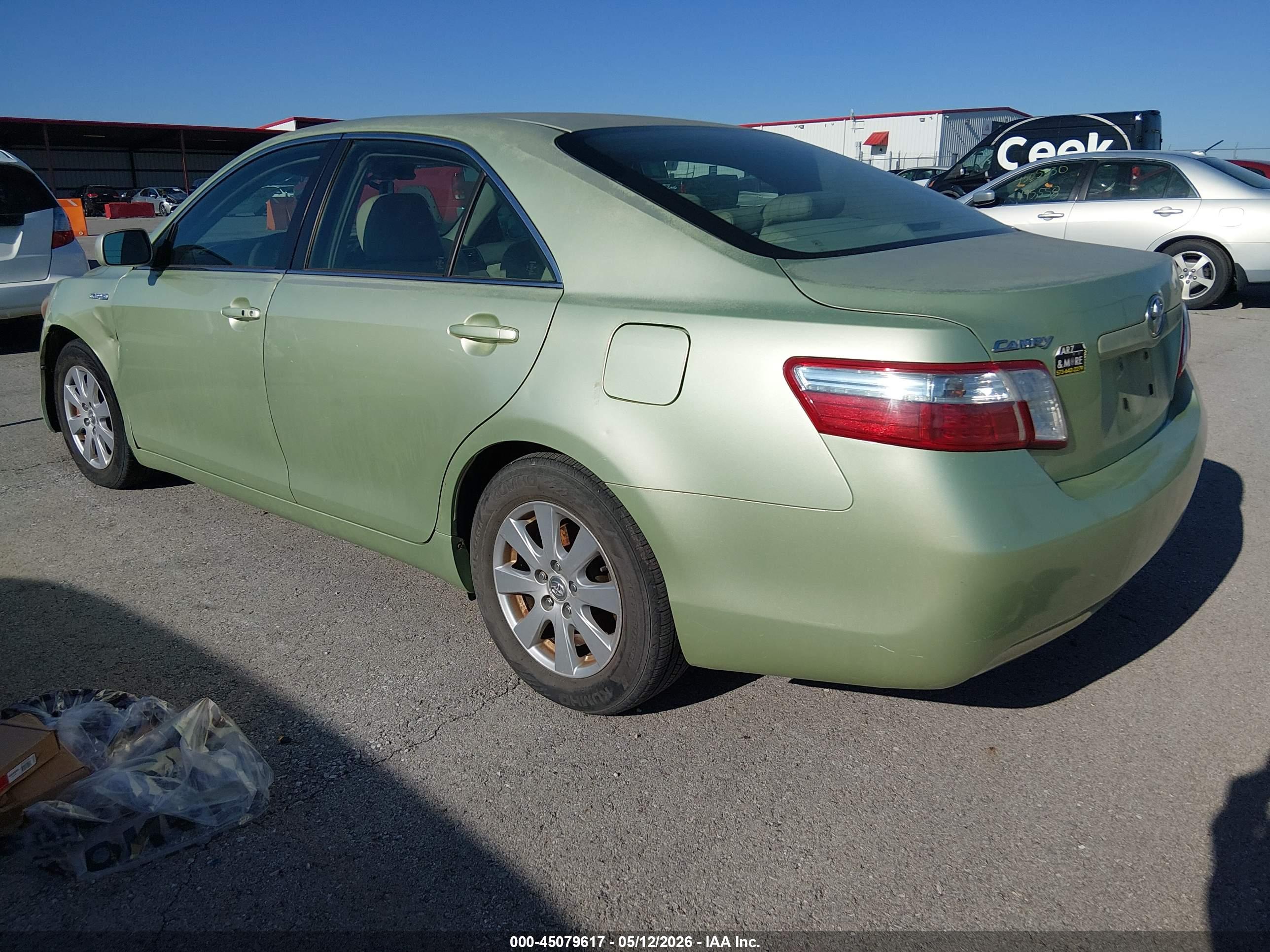 TOYOTA CAMRY image 3