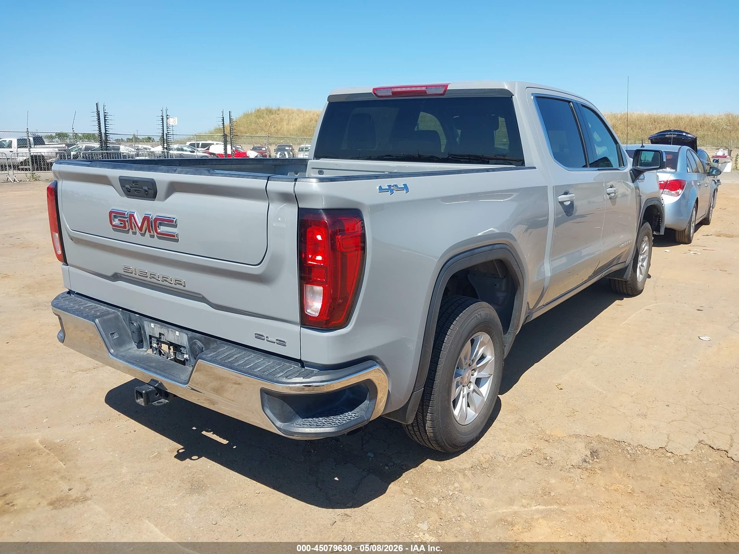 GMC SIERRA image 4