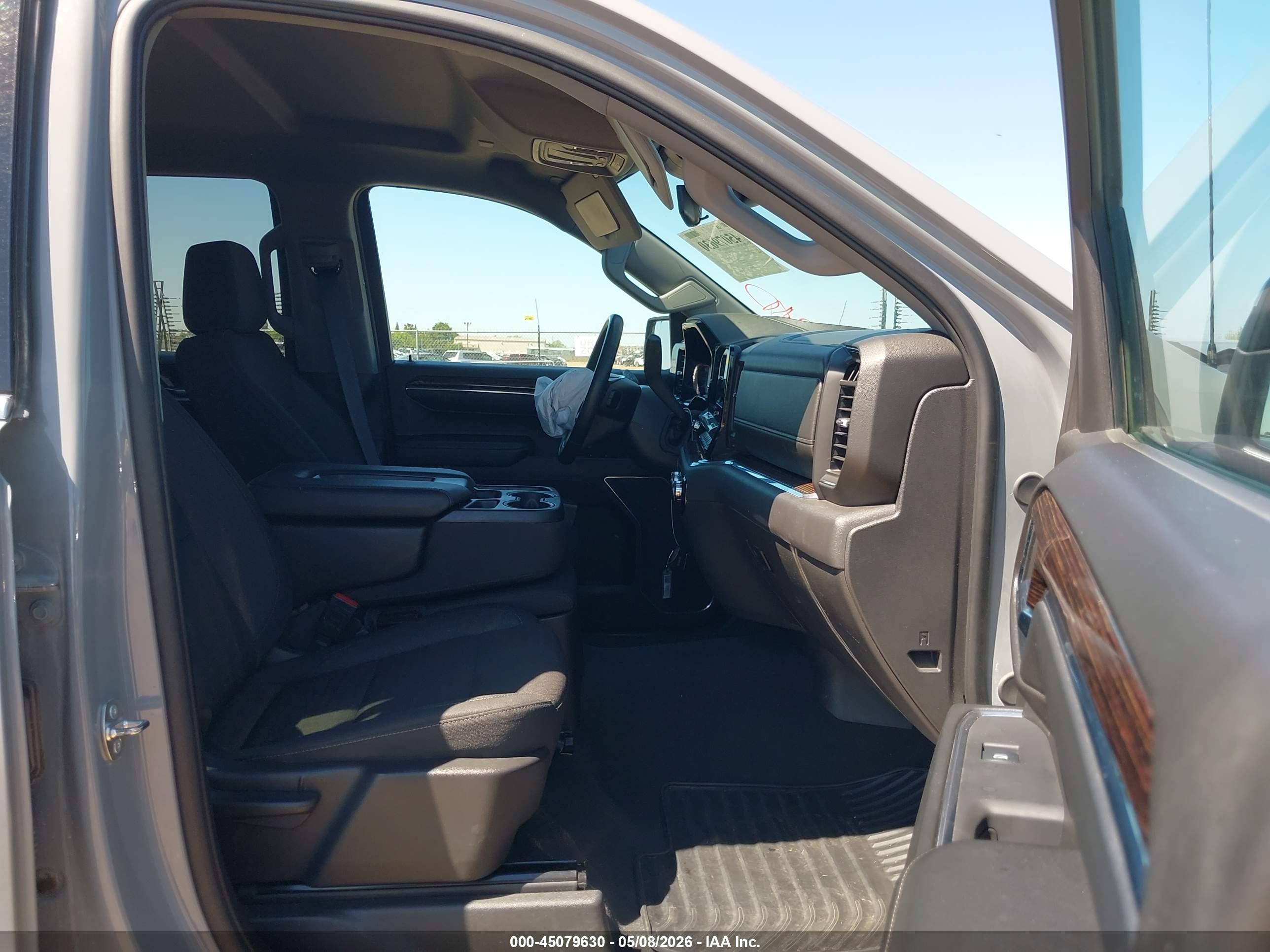 GMC SIERRA image 5