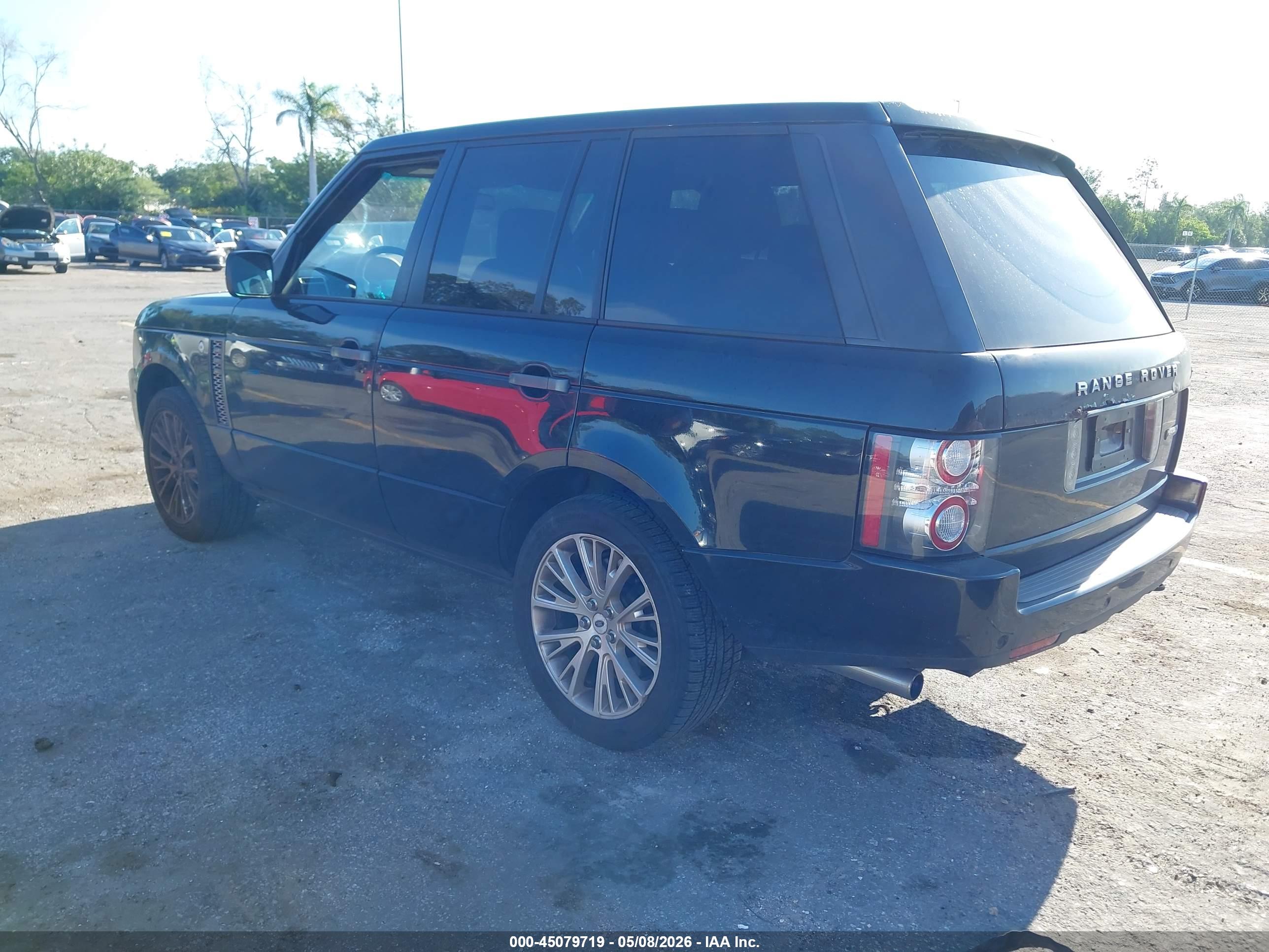 LAND ROVER image 3