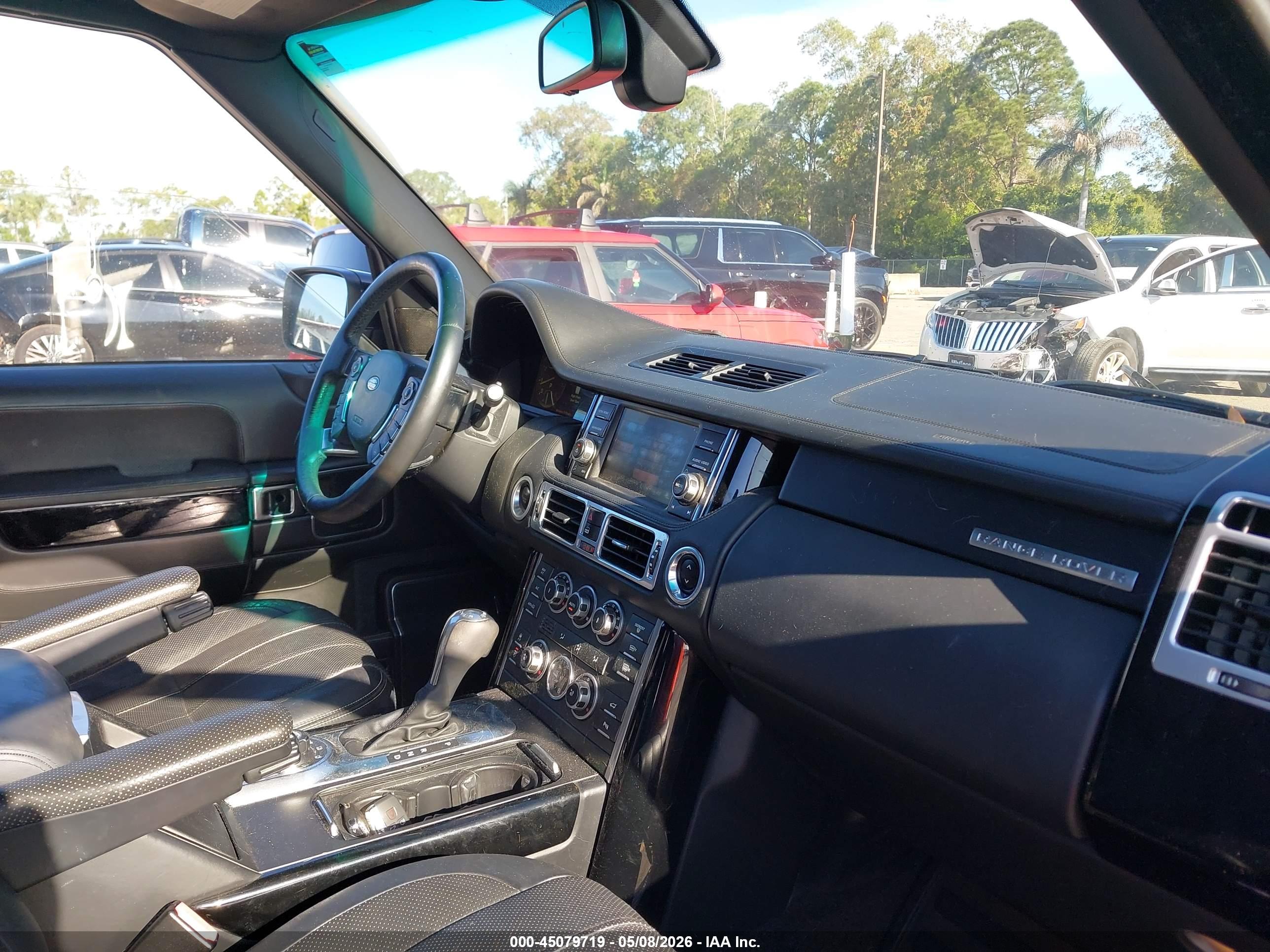 LAND ROVER image 5