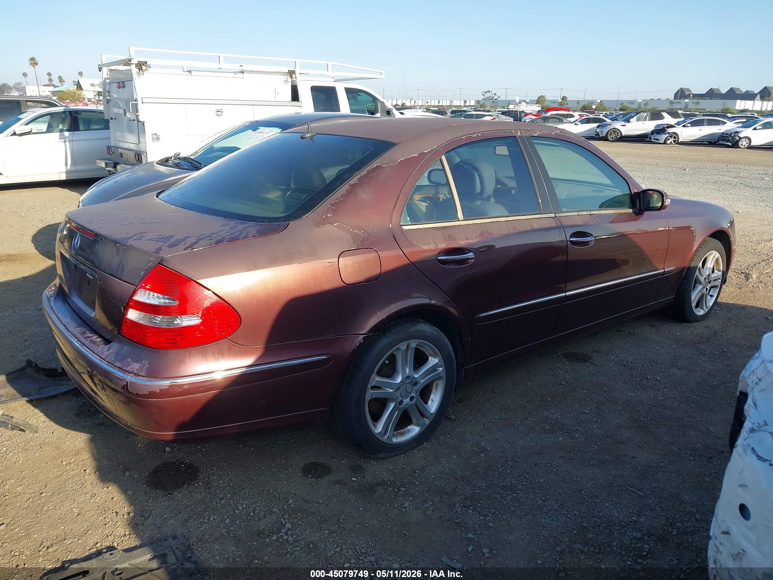 MERCEDES-BENZ E image 4