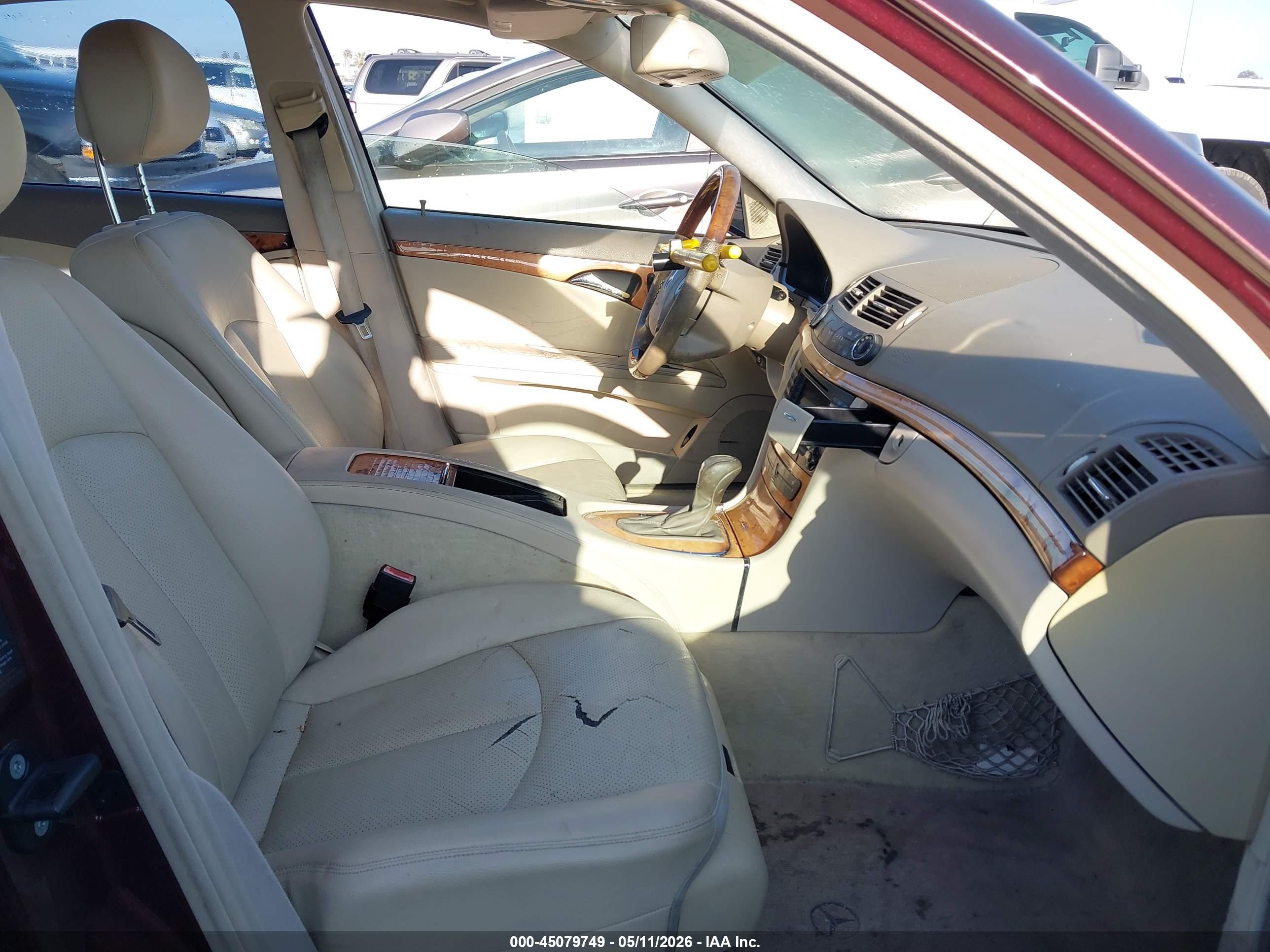 MERCEDES-BENZ E image 5