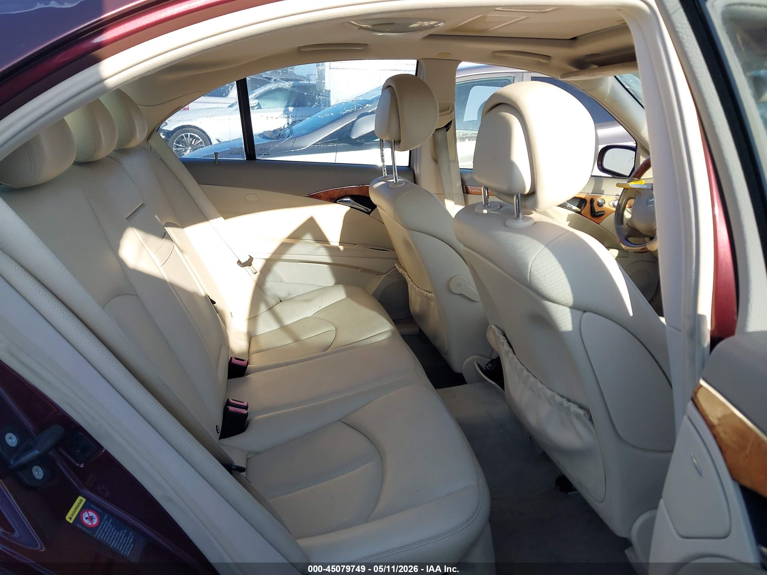 MERCEDES-BENZ E image 8
