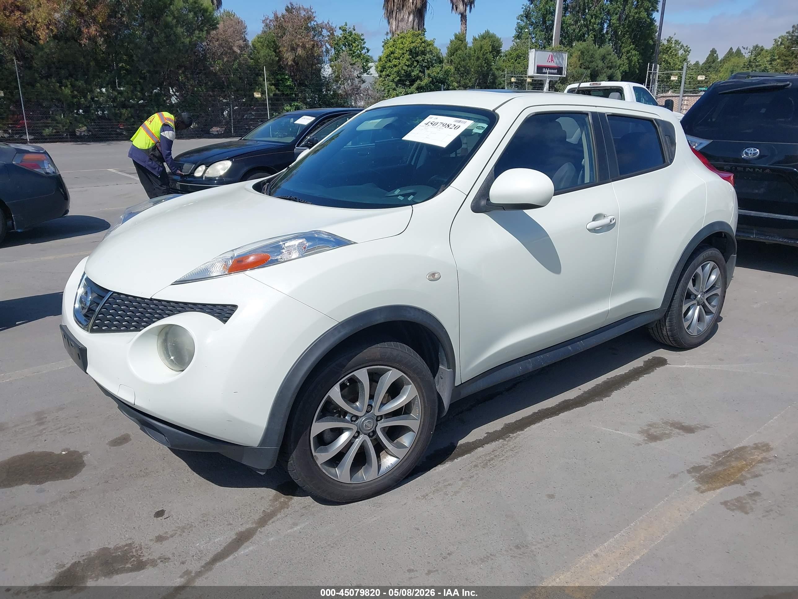 NISSAN JUKE image 2