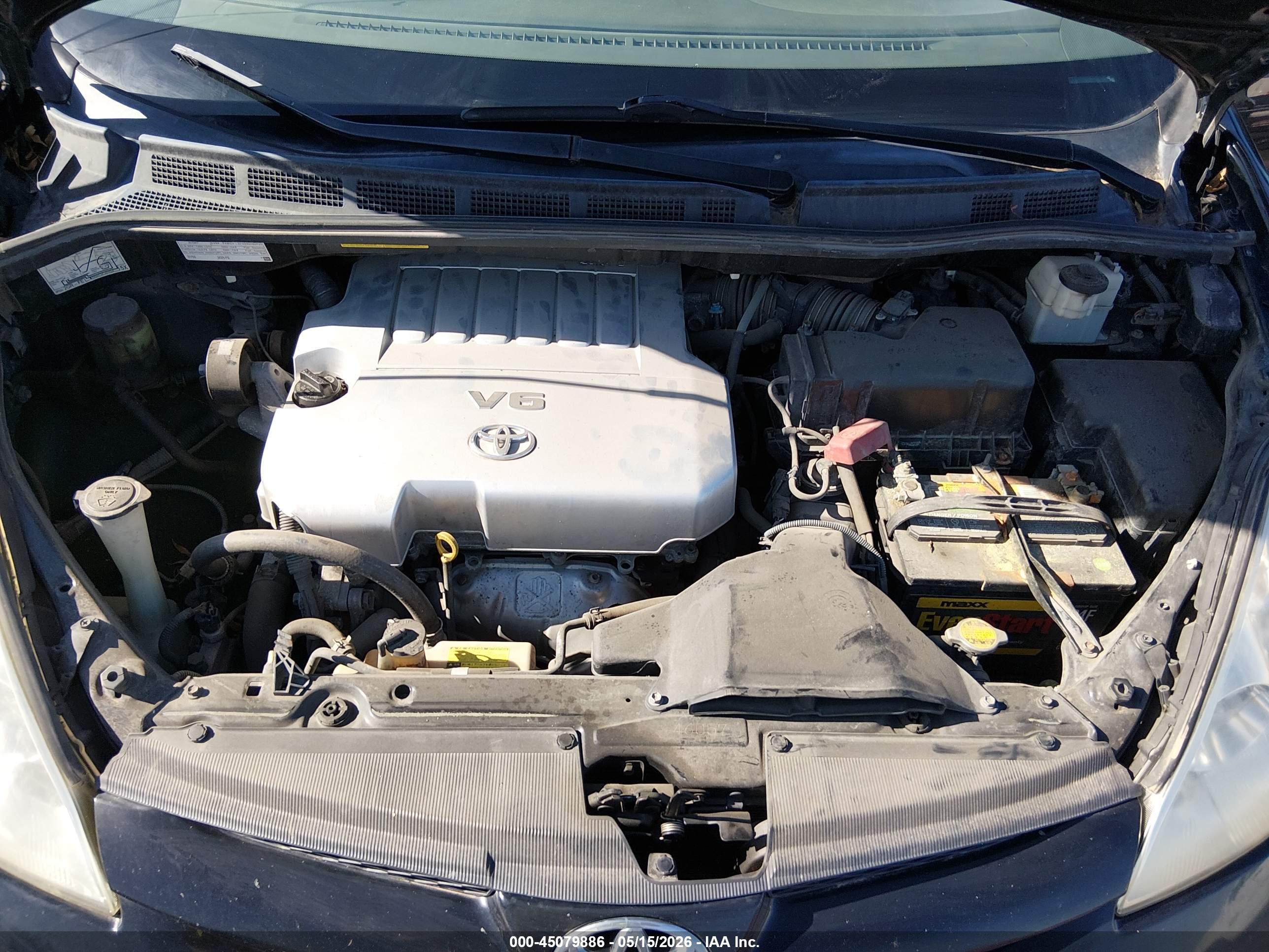 TOYOTA SIENNA image 10