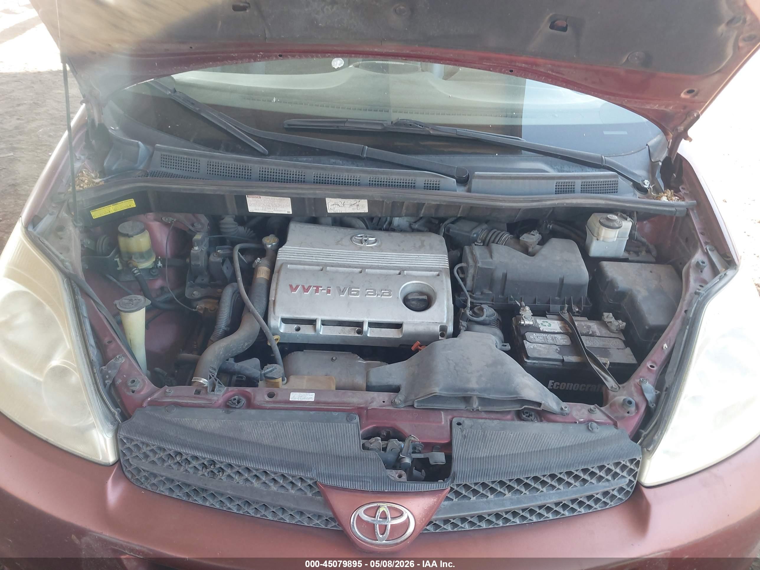 TOYOTA SIENNA image 10