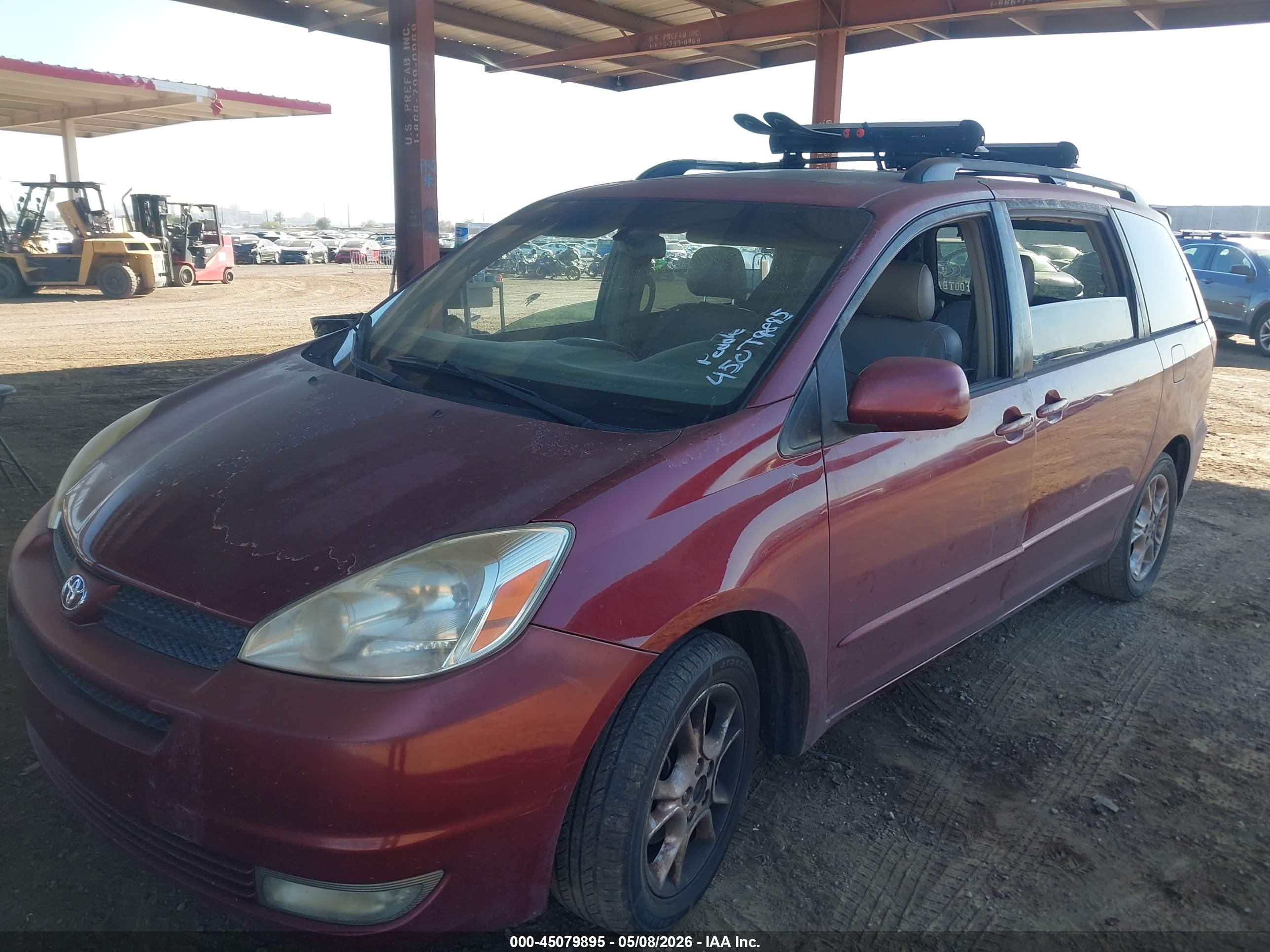 TOYOTA SIENNA image 2