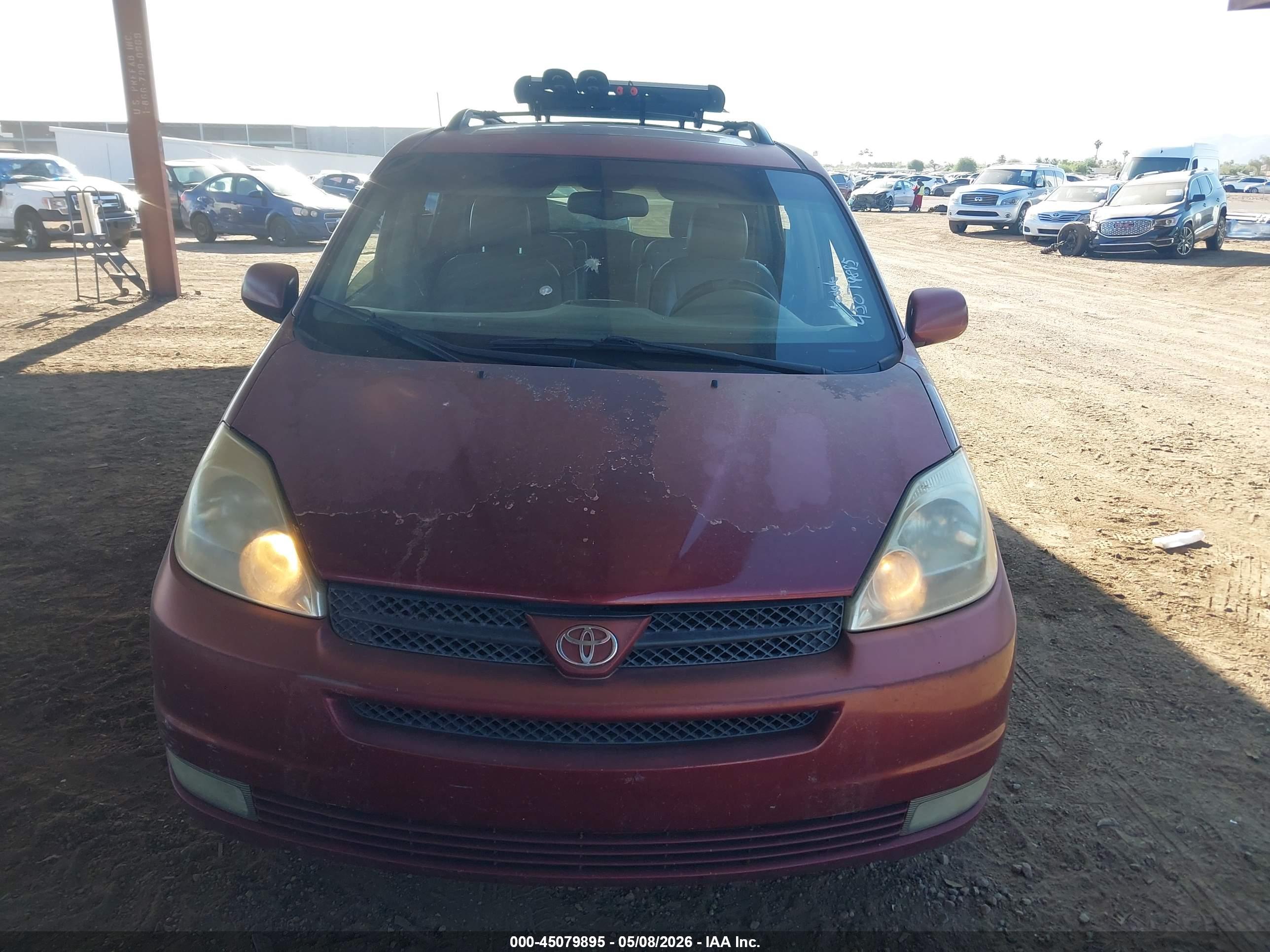 TOYOTA SIENNA image 6