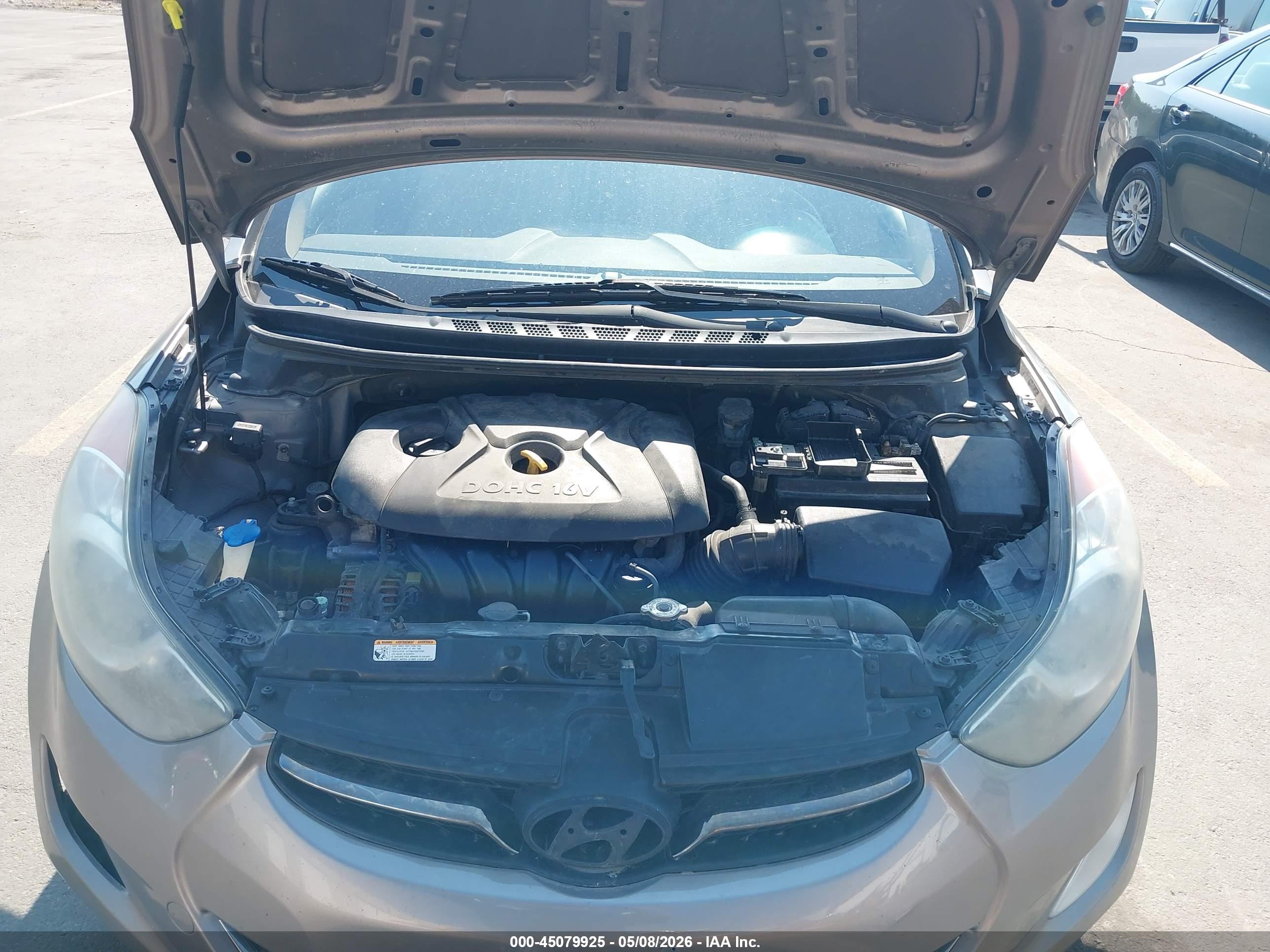 HYUNDAI ELANTRA image 10