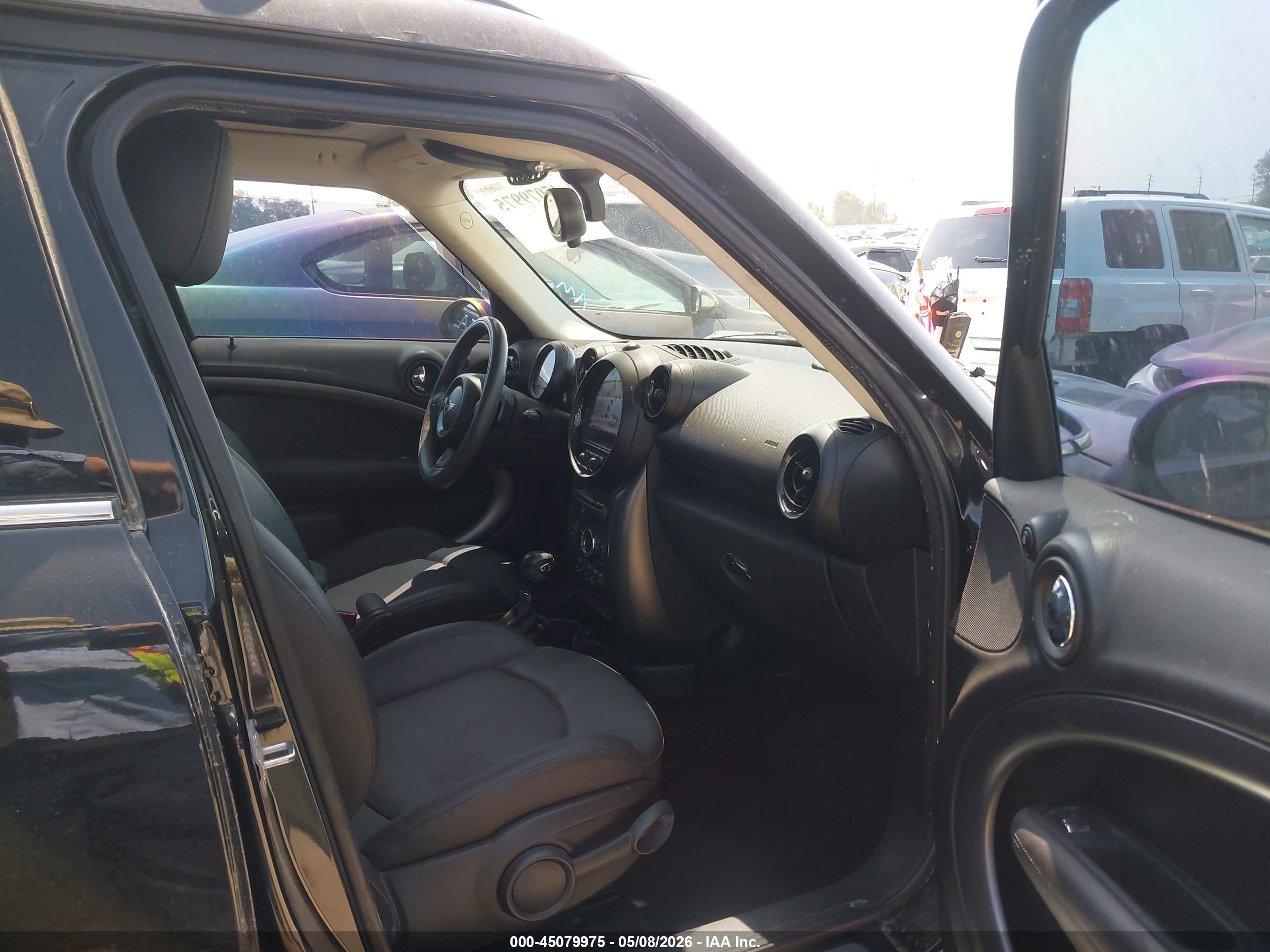 MINI COUNTRYMAN image 5