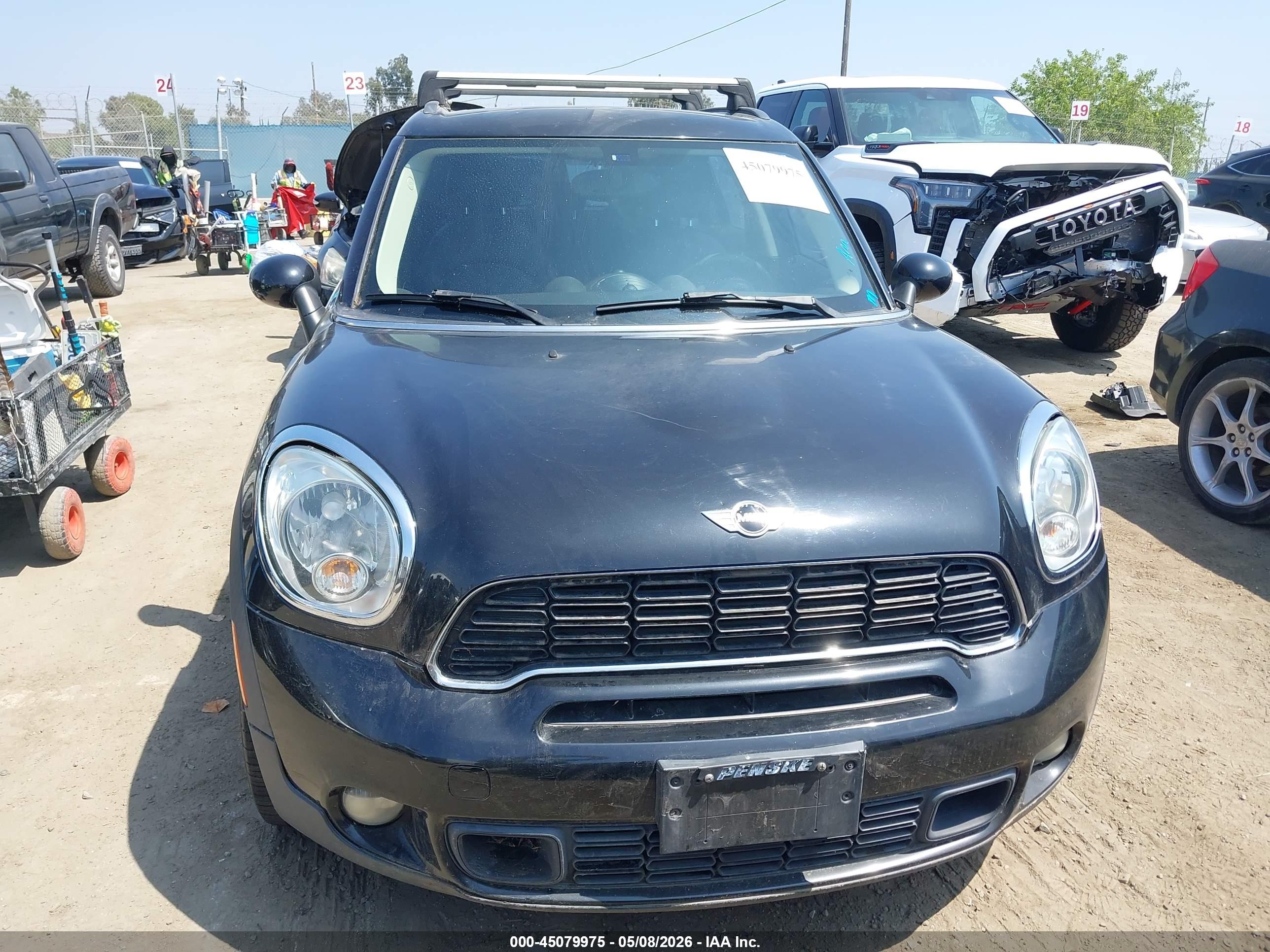 MINI COUNTRYMAN image 6