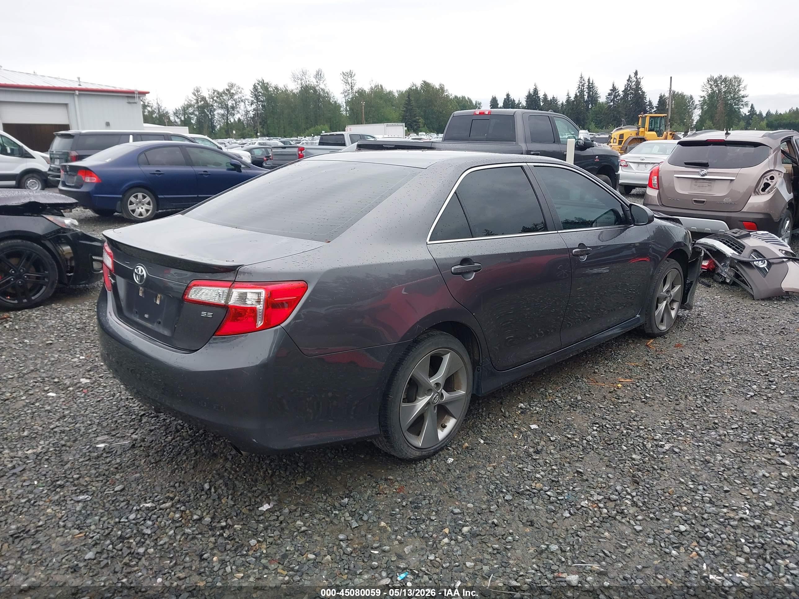 TOYOTA CAMRY image 4