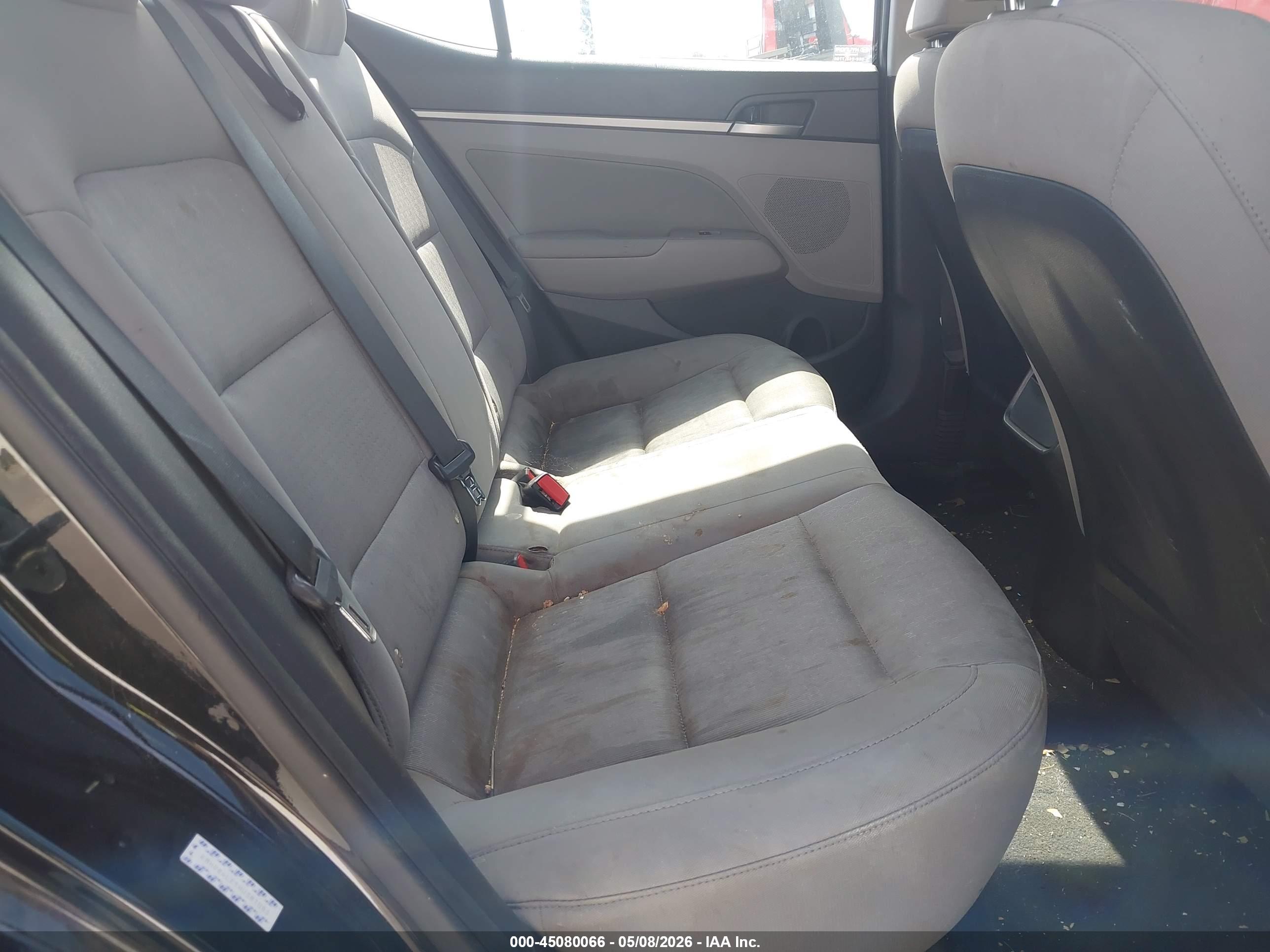 HYUNDAI ELANTRA image 8