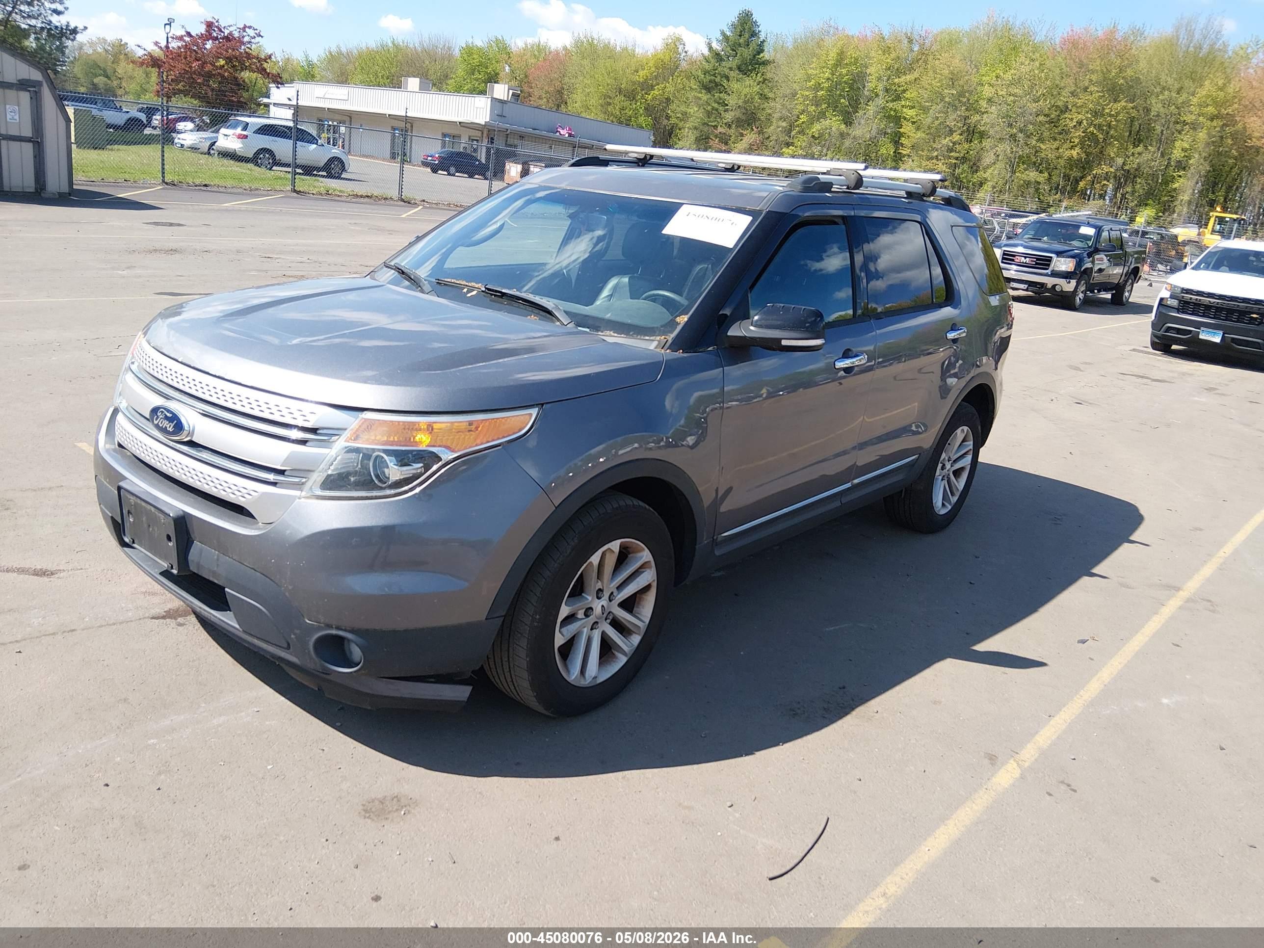 FORD EXPLORER image 2