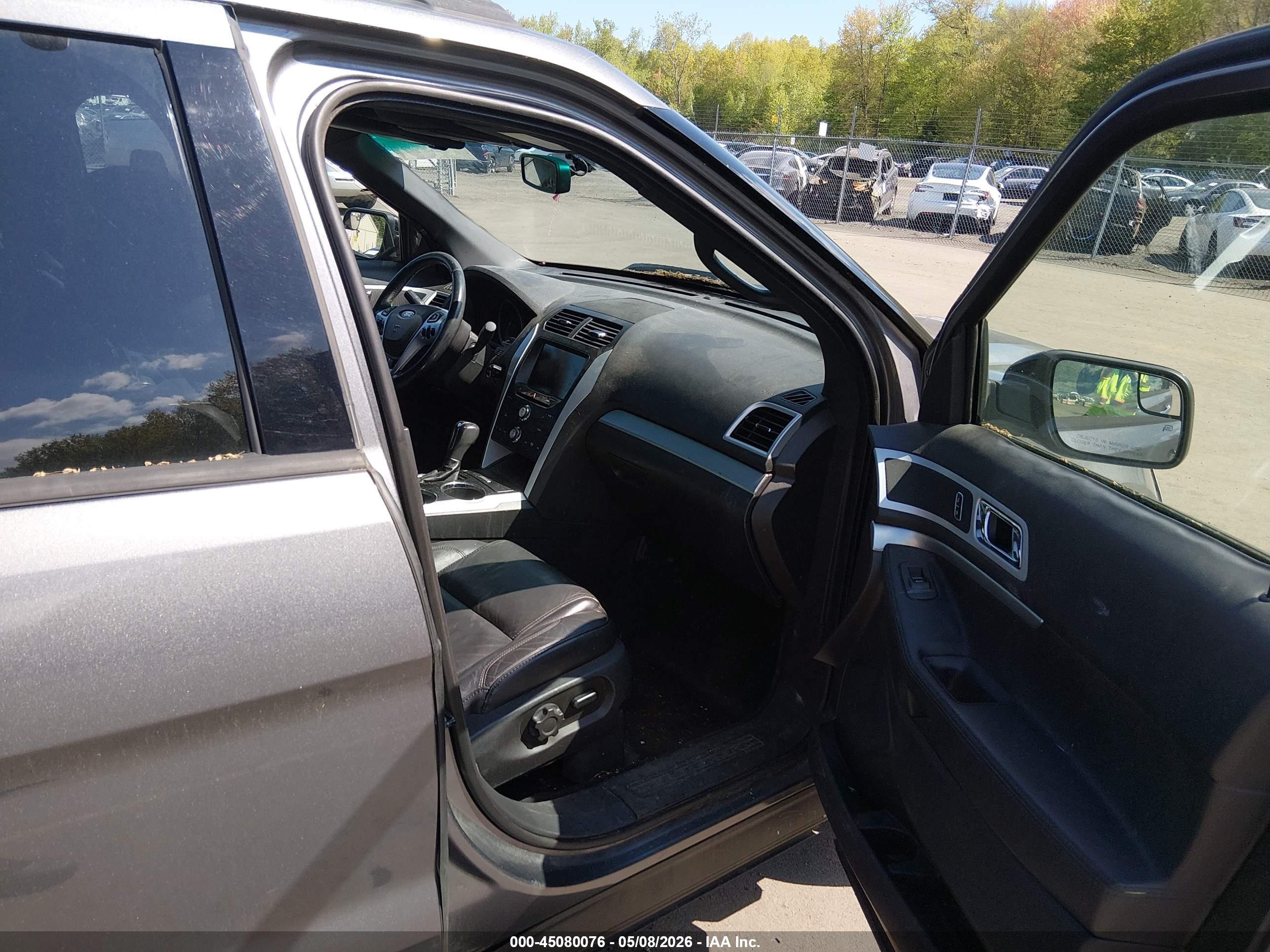 FORD EXPLORER image 5