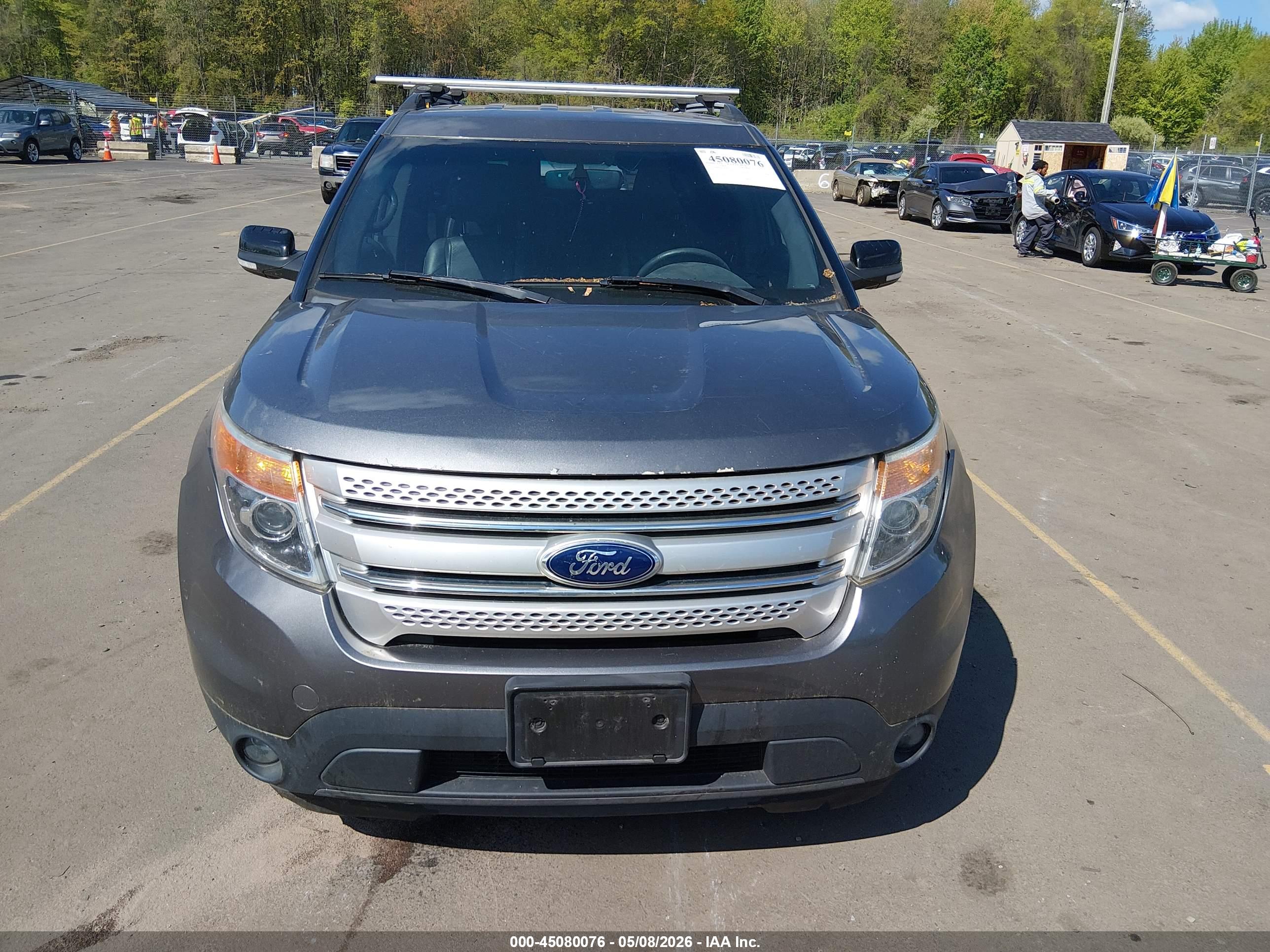 FORD EXPLORER image 6