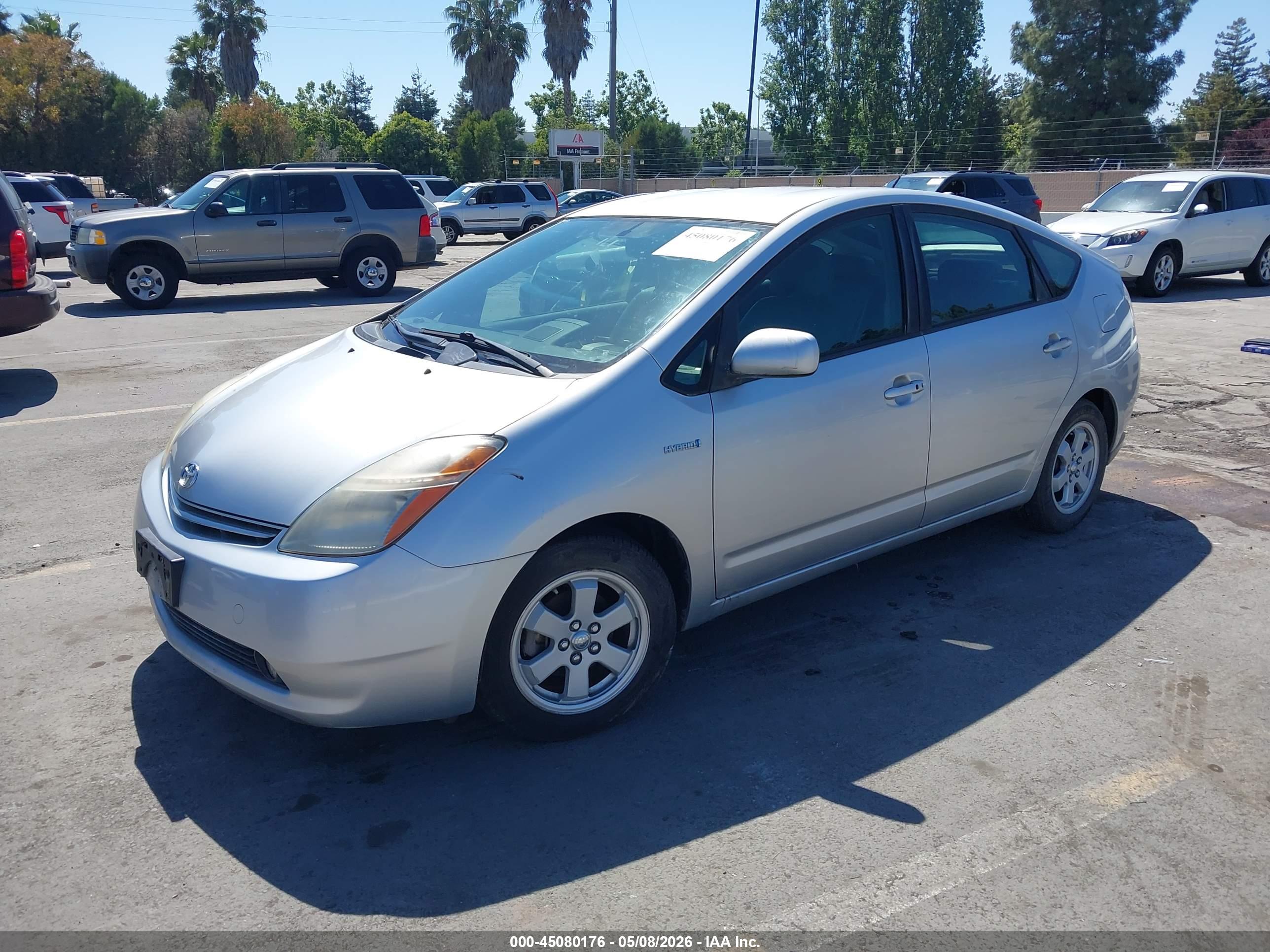 TOYOTA PRIUS image 2