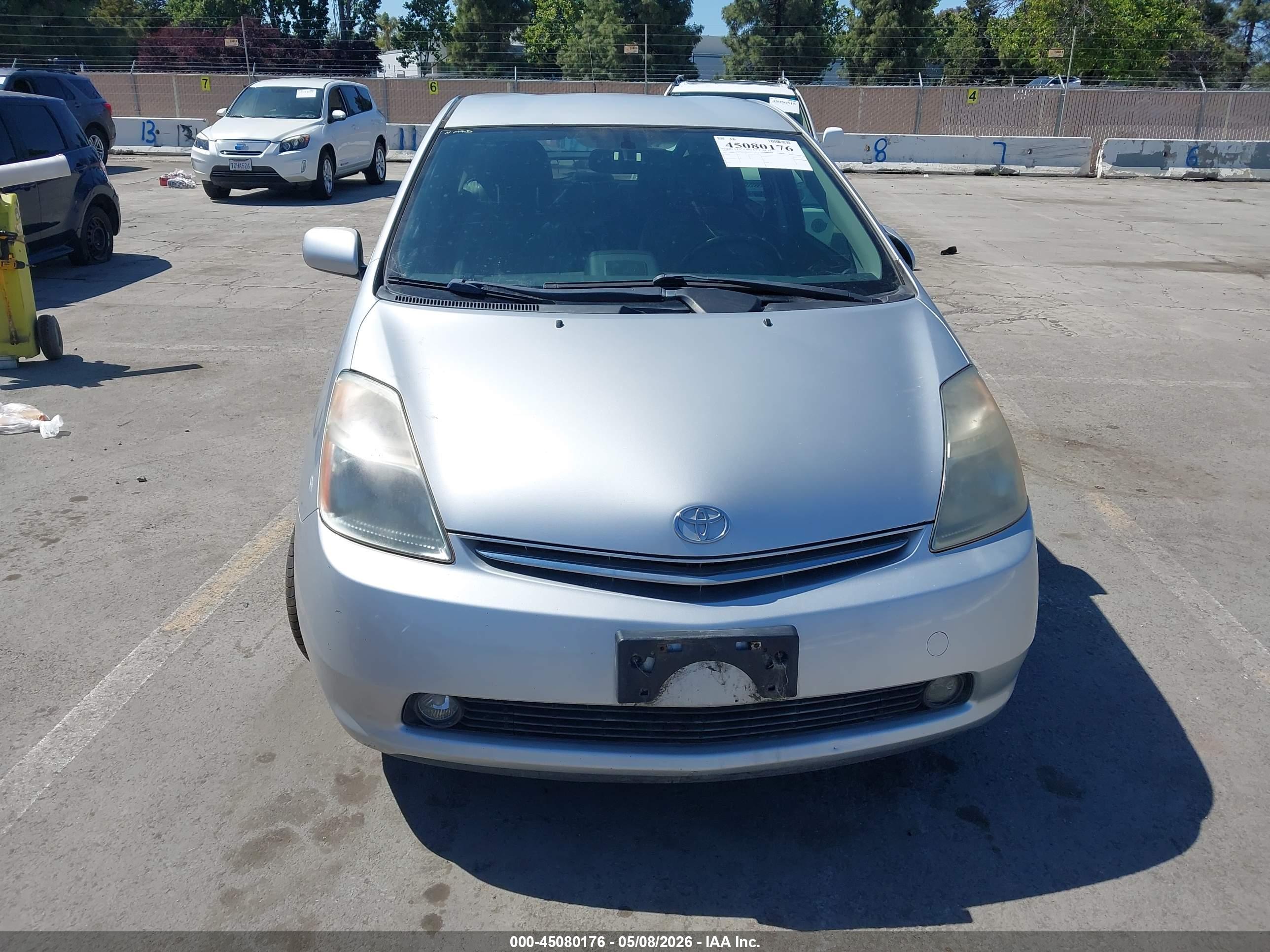 TOYOTA PRIUS image 6