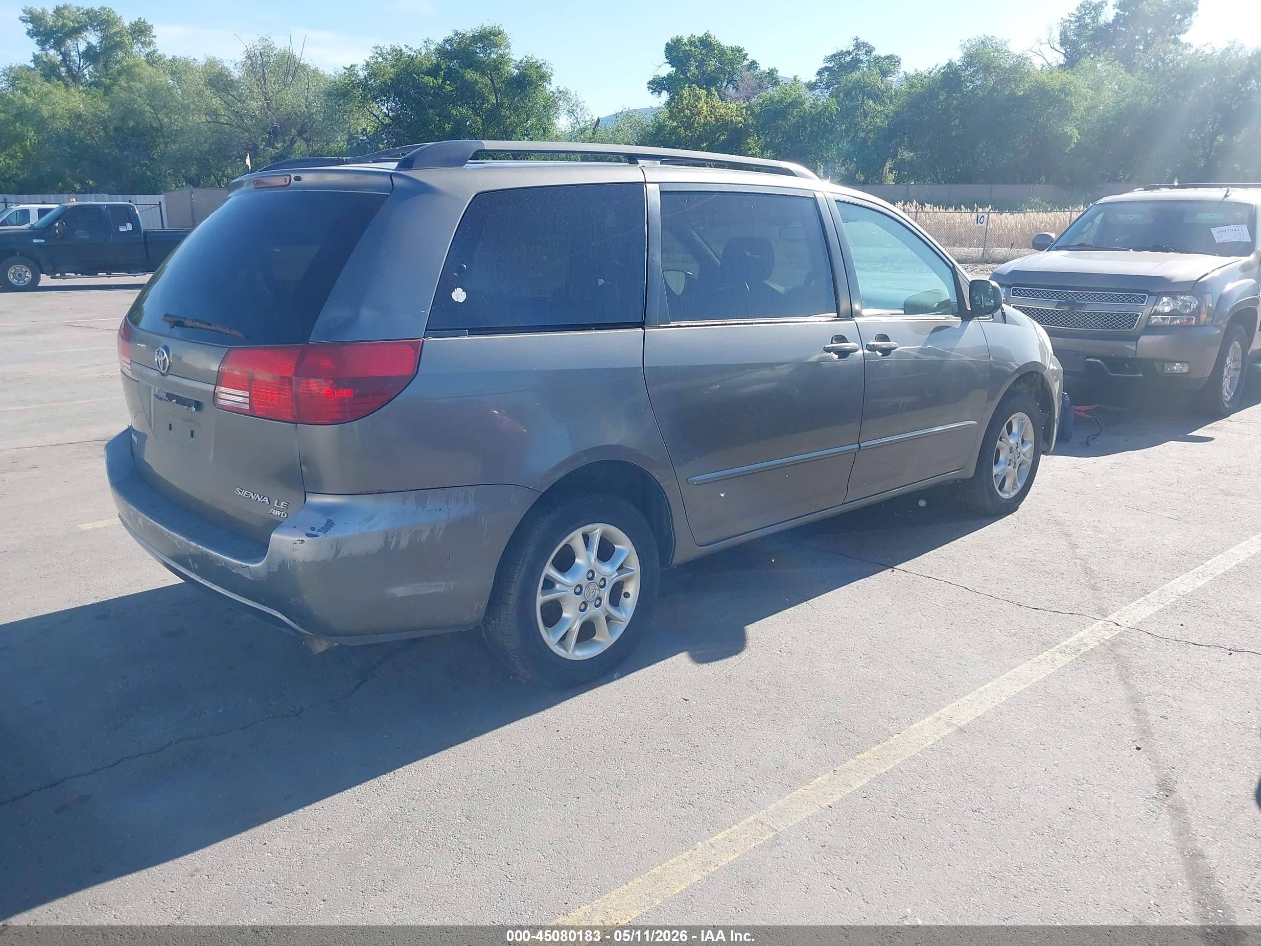TOYOTA SIENNA image 4