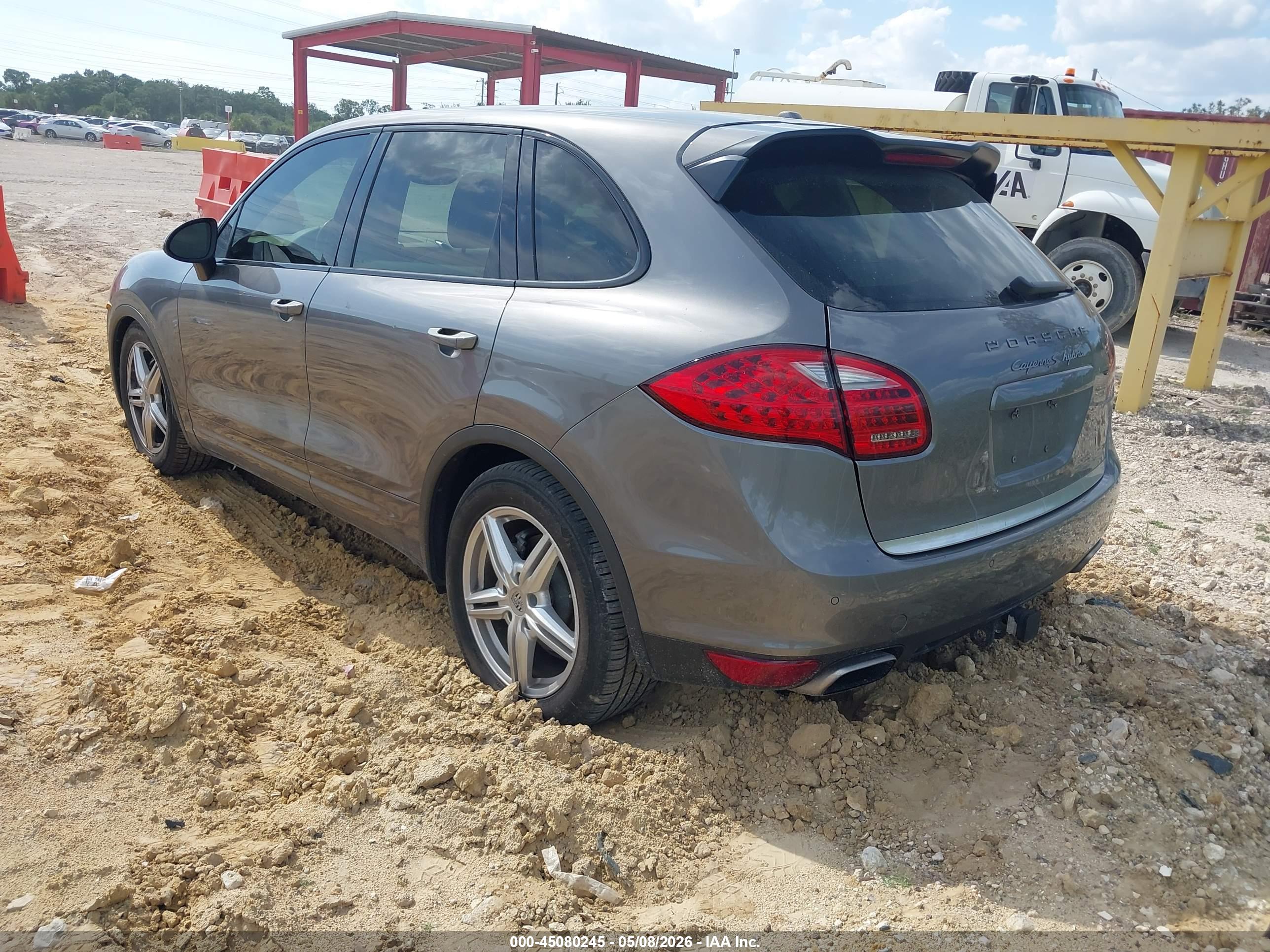 PORSCHE CAYENNE image 3