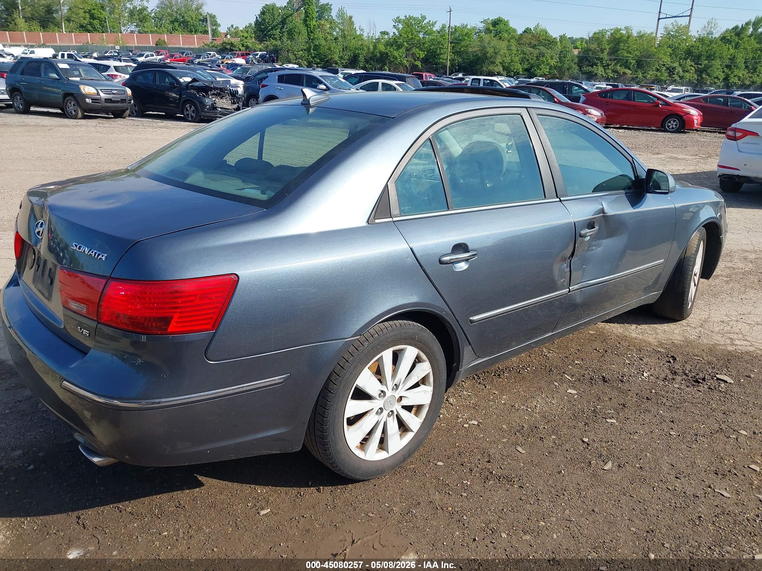 HYUNDAI SONATA image 4
